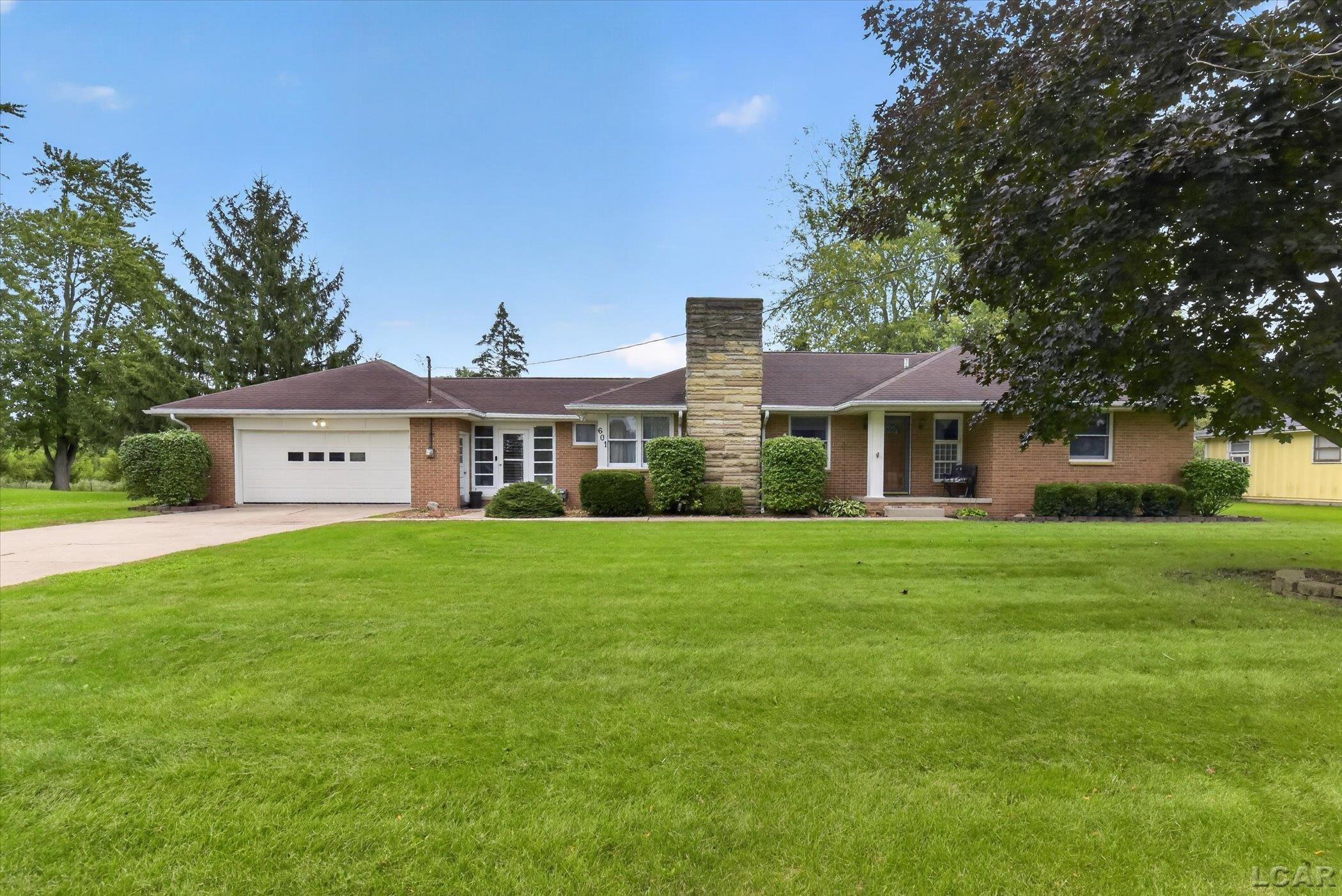 Photo 3 of Single family home for sale at 601 Depot St, Blissfield, MI 49228 | MLS# 56050223136 | Listing updated on 2026-09-28
