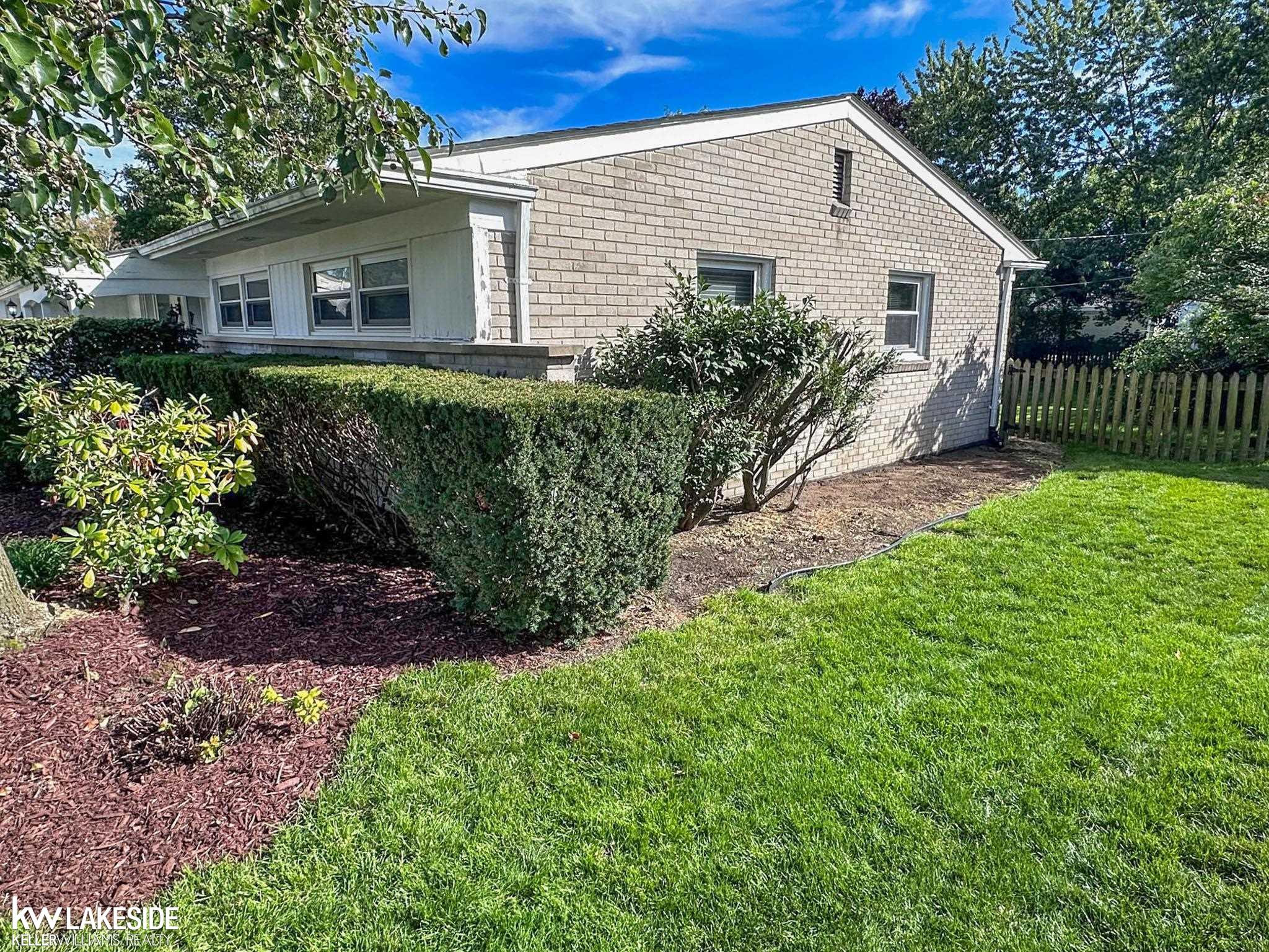 Photo 2 of Single family home for sale at 8540 Timberline Dr, Shelby Township, MI 48316 | MLS# 58050223148 | Listing updated on 2026-09-30