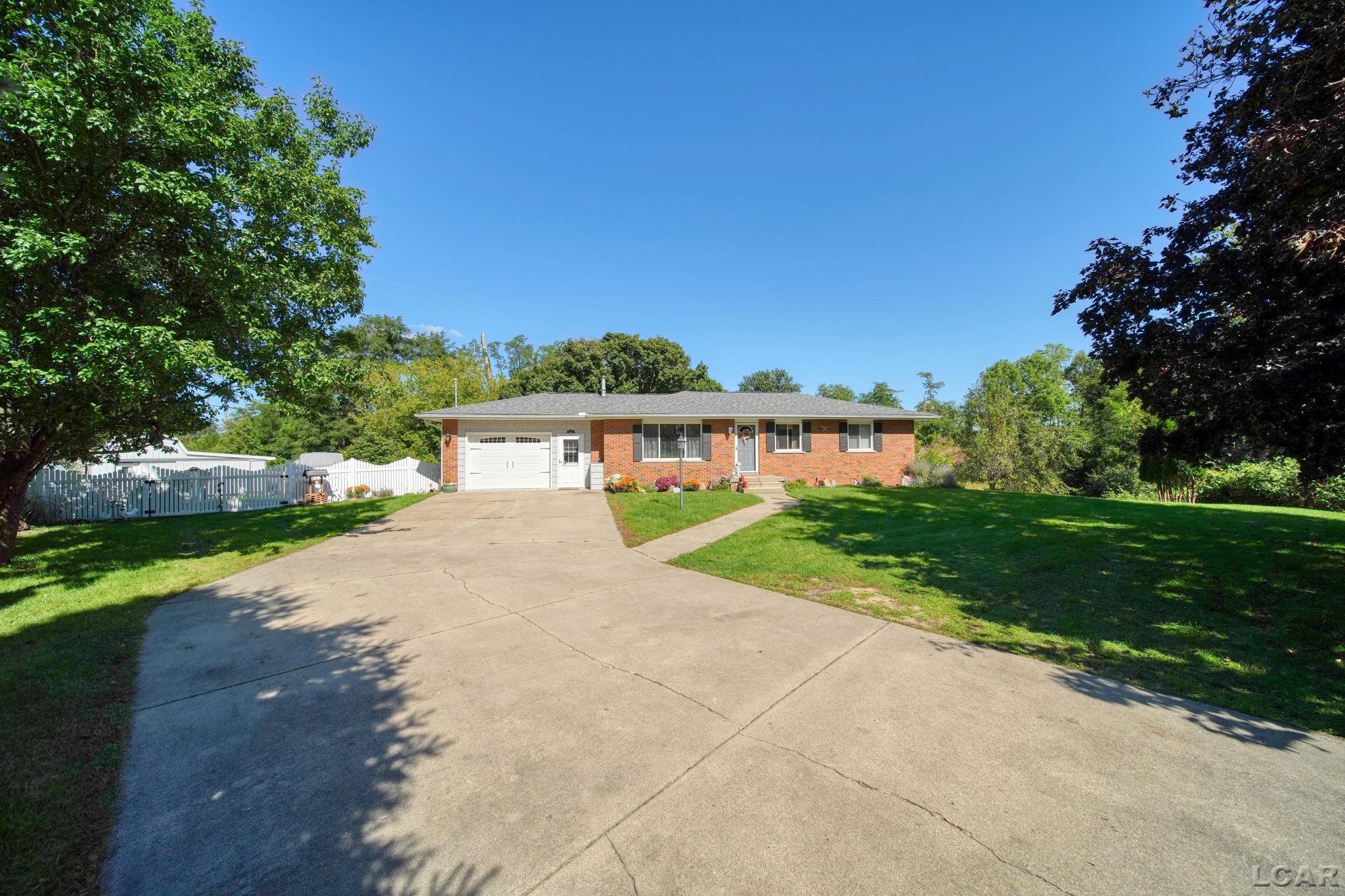 Photo 2 of Single family home for sale at 16478 Cement City Rd, Cement City, MI 49233 | MLS# 50223150 | Listing updated on 2026-10-05