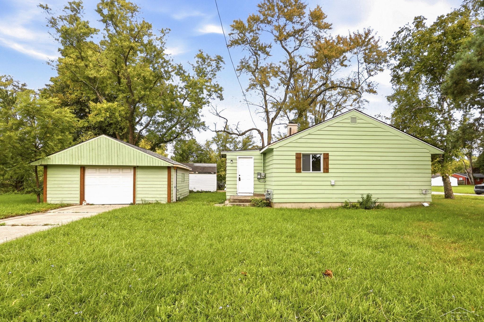 Photo 3 of Single family home for sale at 5025 Lodge St, Saginaw, MI 48601 | MLS# 61050223160 | Listing updated on 2026-09-29