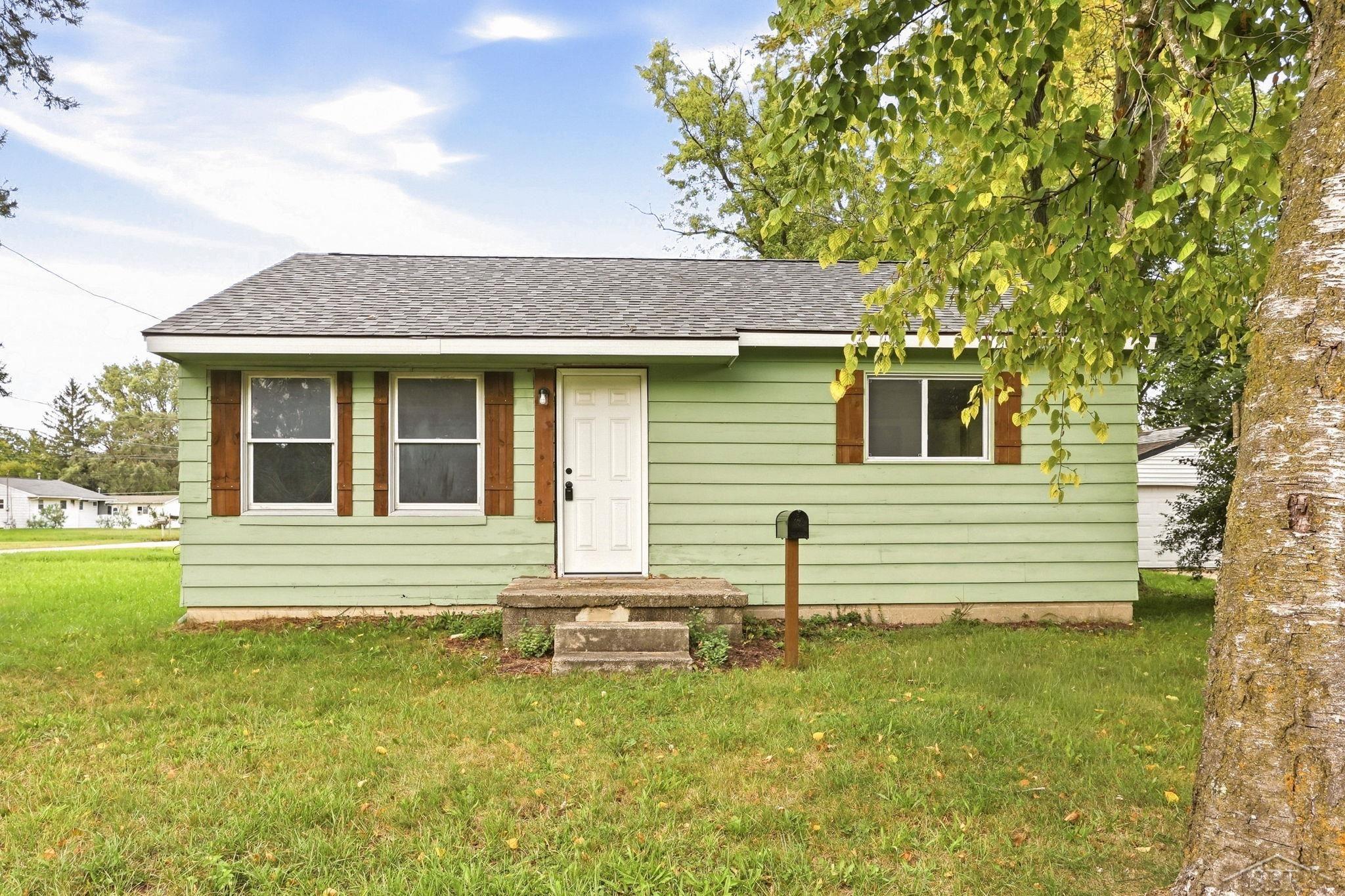 Photo 3 of Single family home for sale at 5025 Lodge St, Saginaw, MI 48601 | MLS# 61050223160 | Listing updated on 2026-09-29