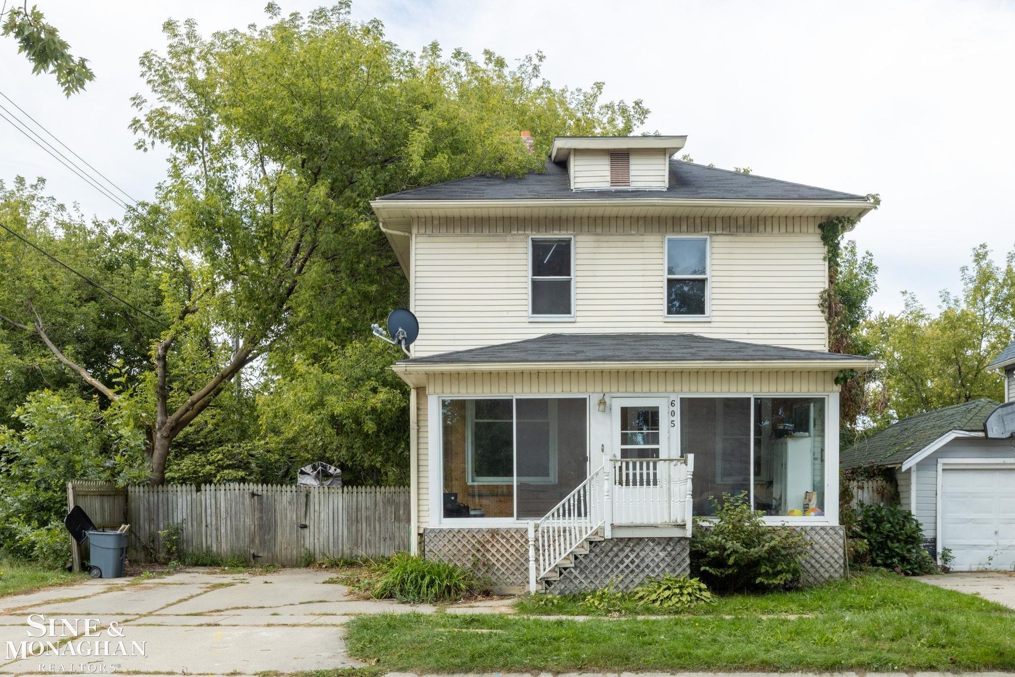 Photo 1 of Single family home for sale at 605 12th Street, Port Huron, MI 48060 | MLS# 58050223175 | Listing updated on 2026-09-28