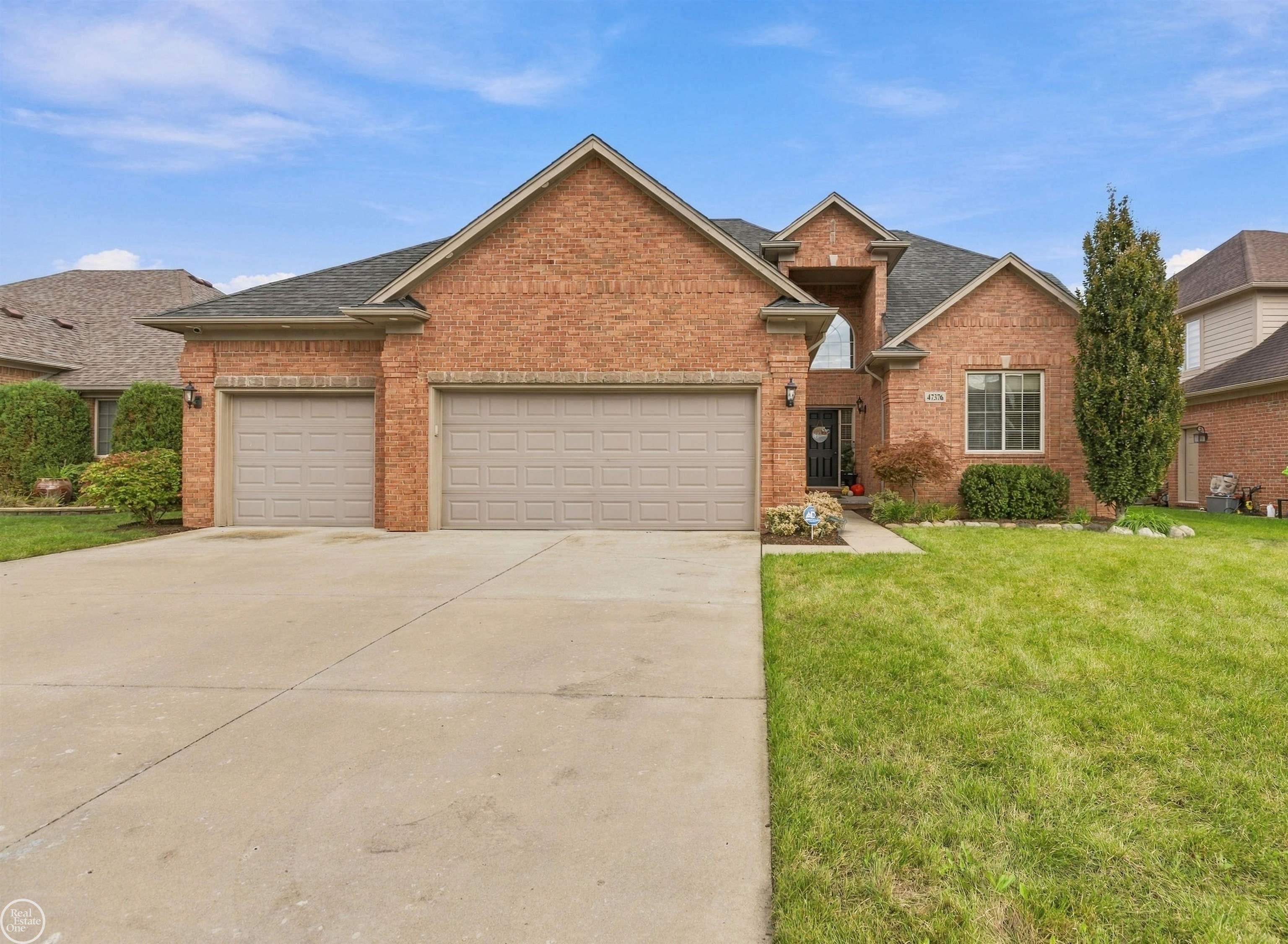 Photo 1 of Sale Pending at 47376 Hidden Meadows Dr, Macomb, MI 48044 | MLS# 58050223184 | Listing updated on 2026-10-01
