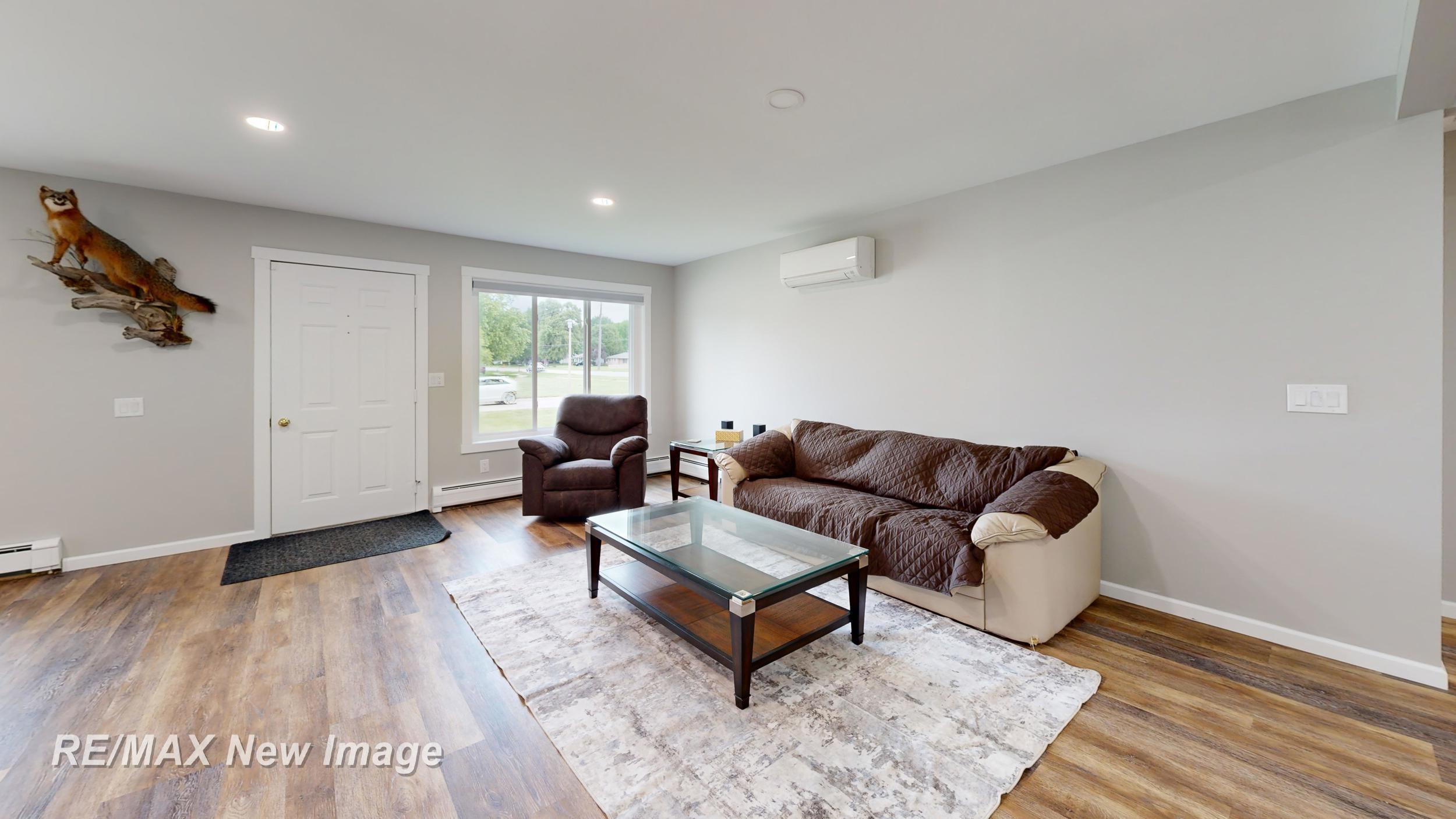 Photo 4 of Multi family home for sale at 5019 Glenfield Dr, Saginaw, MI 48638 | MLS# 61050223190 | Listing updated on 2026-09-28