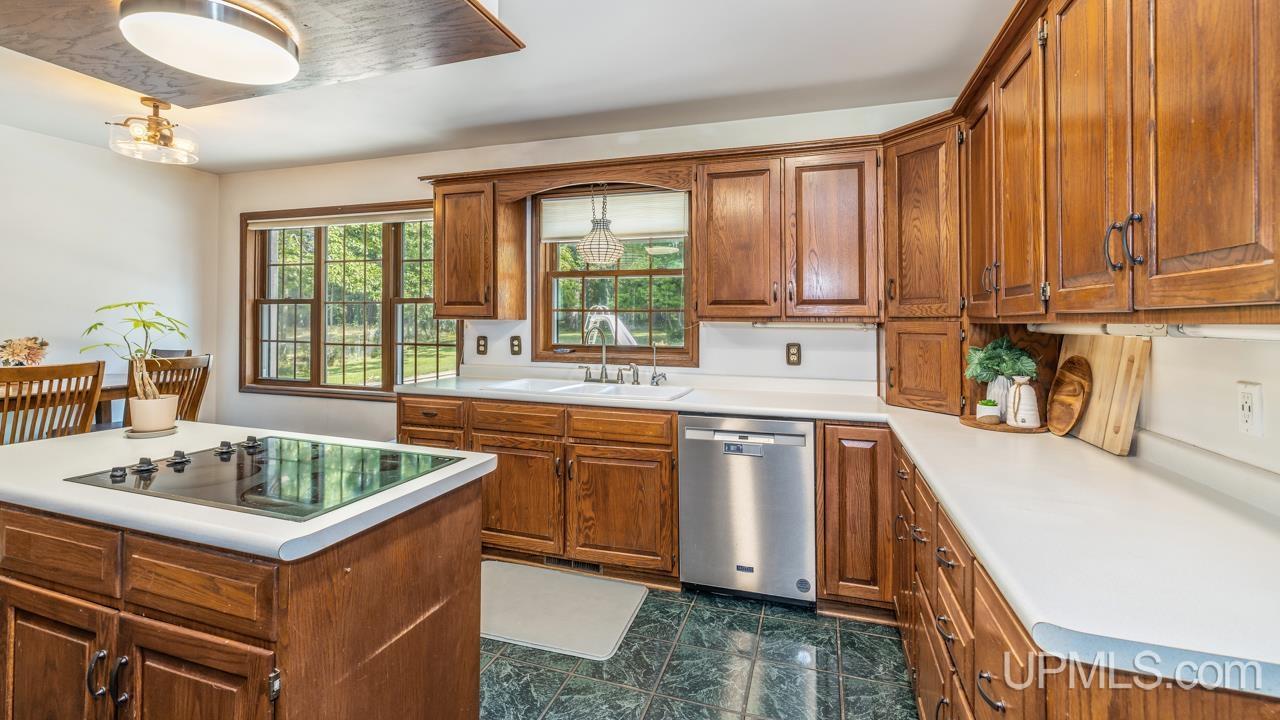 Photo 4 of Single family home for sale at 1307 S Hemlock St, Iron Mountain, MI 49801 | MLS# 50223192 | Listing updated on 2026-09-29