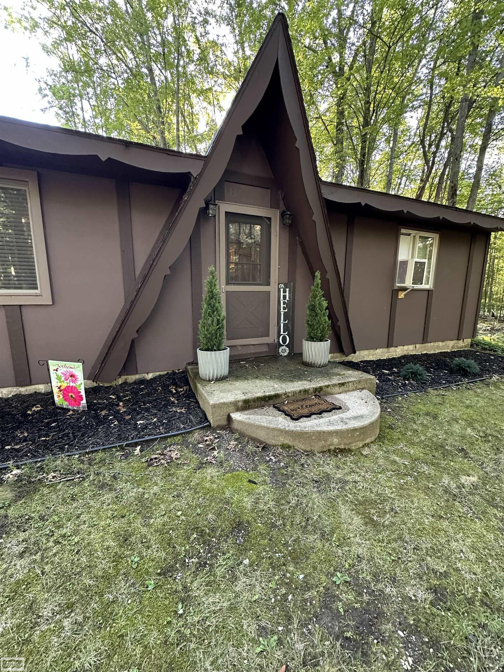 Photo 2 of Single family home for sale at 2191 Hemlock Ln, Farwell, MI 48622 | MLS# 58050223197 | Listing updated on 2026-09-29