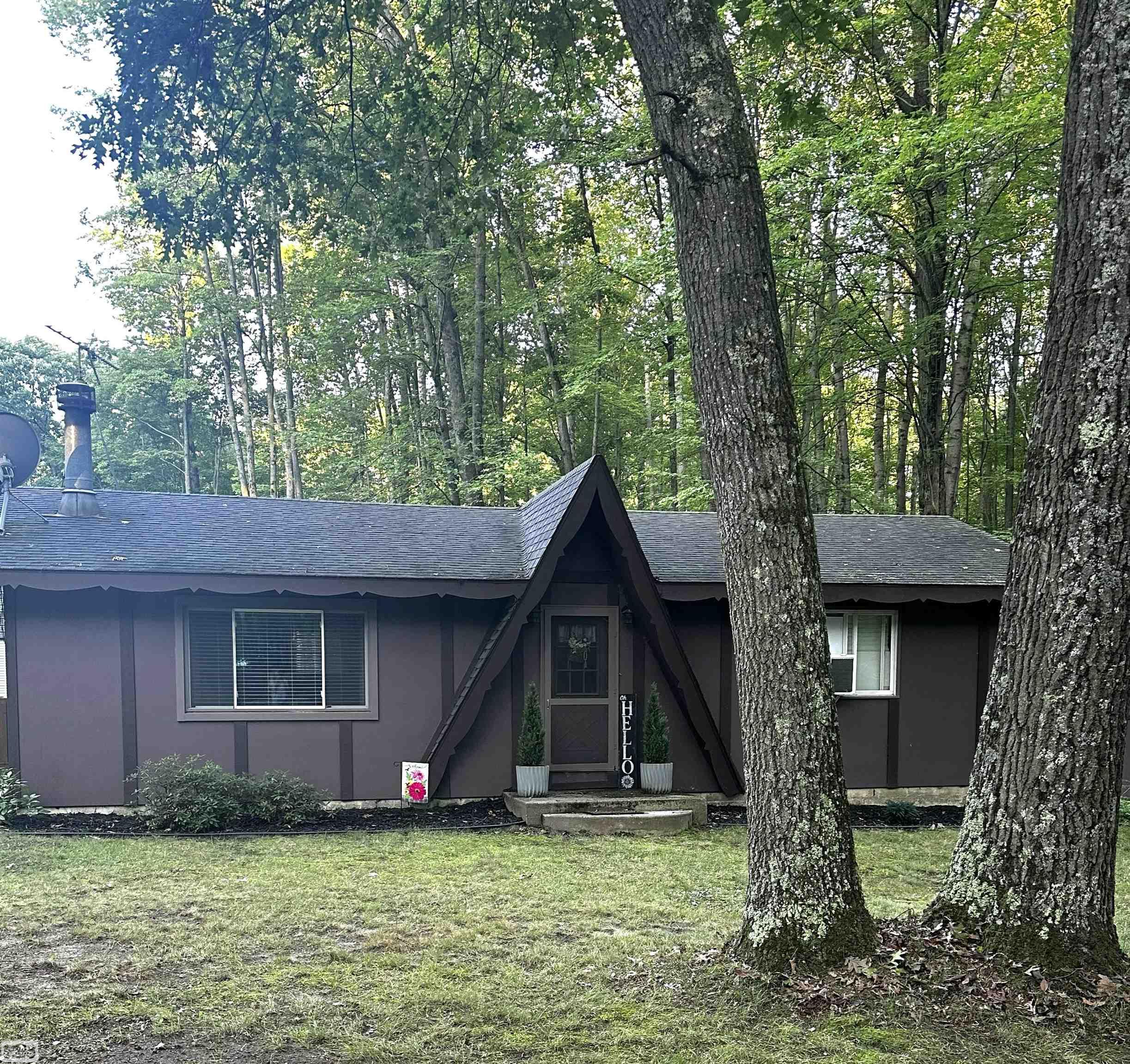 Photo 3 of Single family home for sale at 2191 Hemlock Ln, Farwell, MI 48622 | MLS# 58050223197 | Listing updated on 2026-09-29