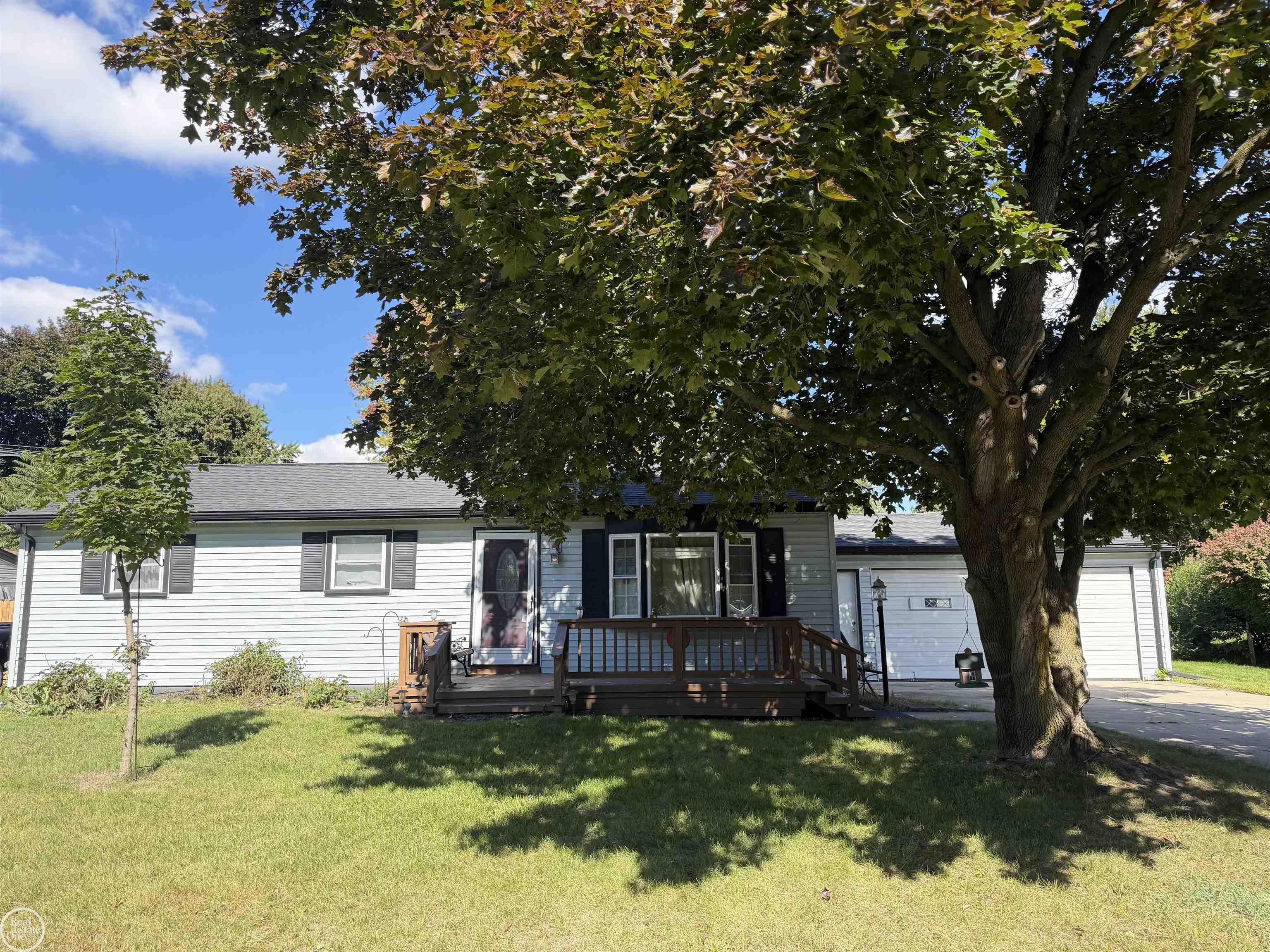 Single family home for sale at 4241 Kingmont Dr, Shelby Township, MI 48317 | MLS# 58050223213