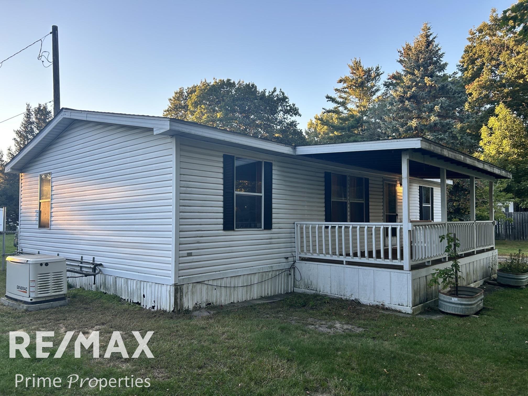 Photo 2 of Single family home for sale at 10298 Evelyn Dr, Clio, MI 48420 | MLS# 5050223221 | Listing updated on 2026-10-07