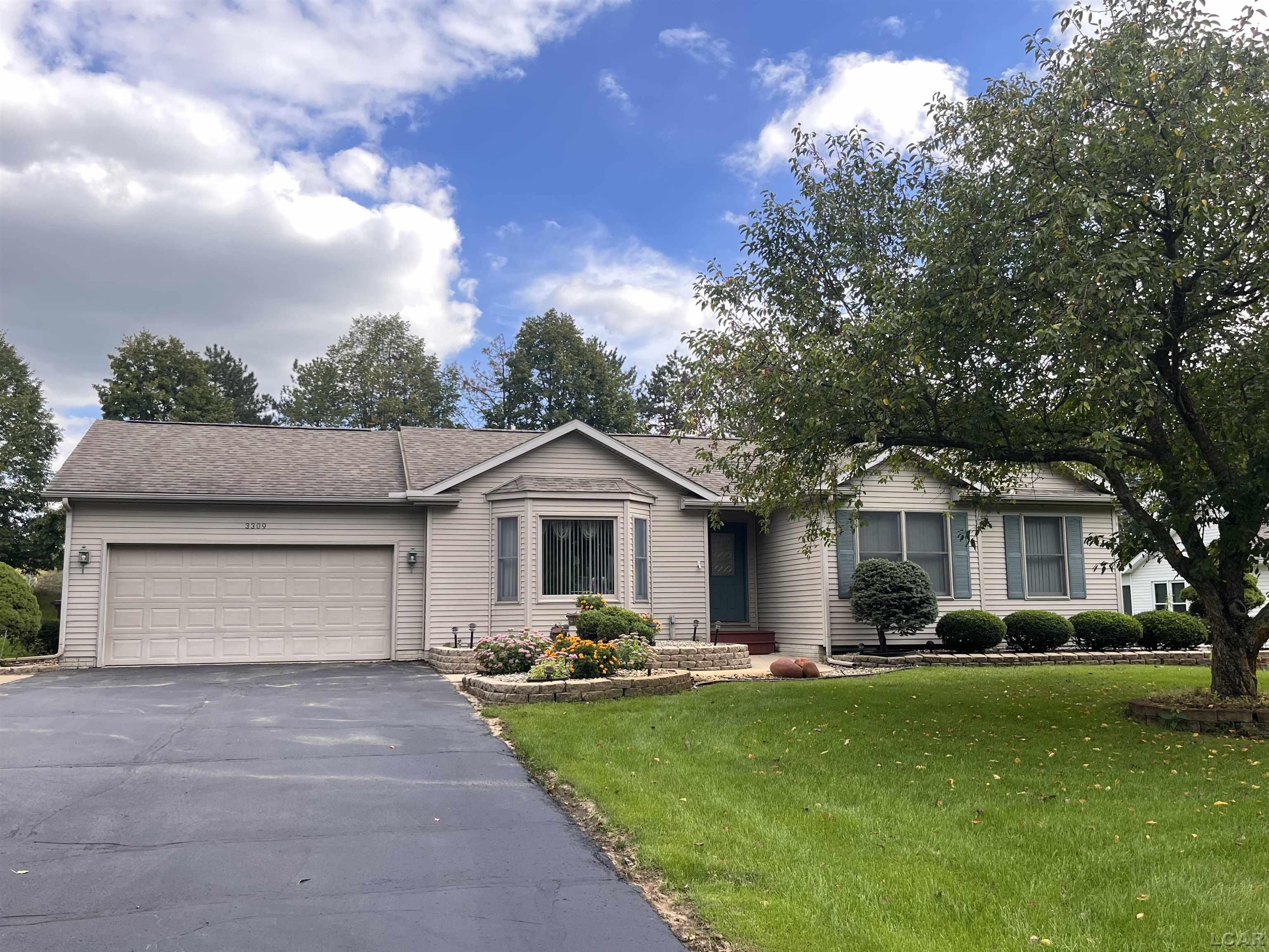 Photo 1 of Single family home for sale at 3309 Birch Run, Adrian, MI 49221 | MLS# 56050223224 | Listing updated on 2026-09-30