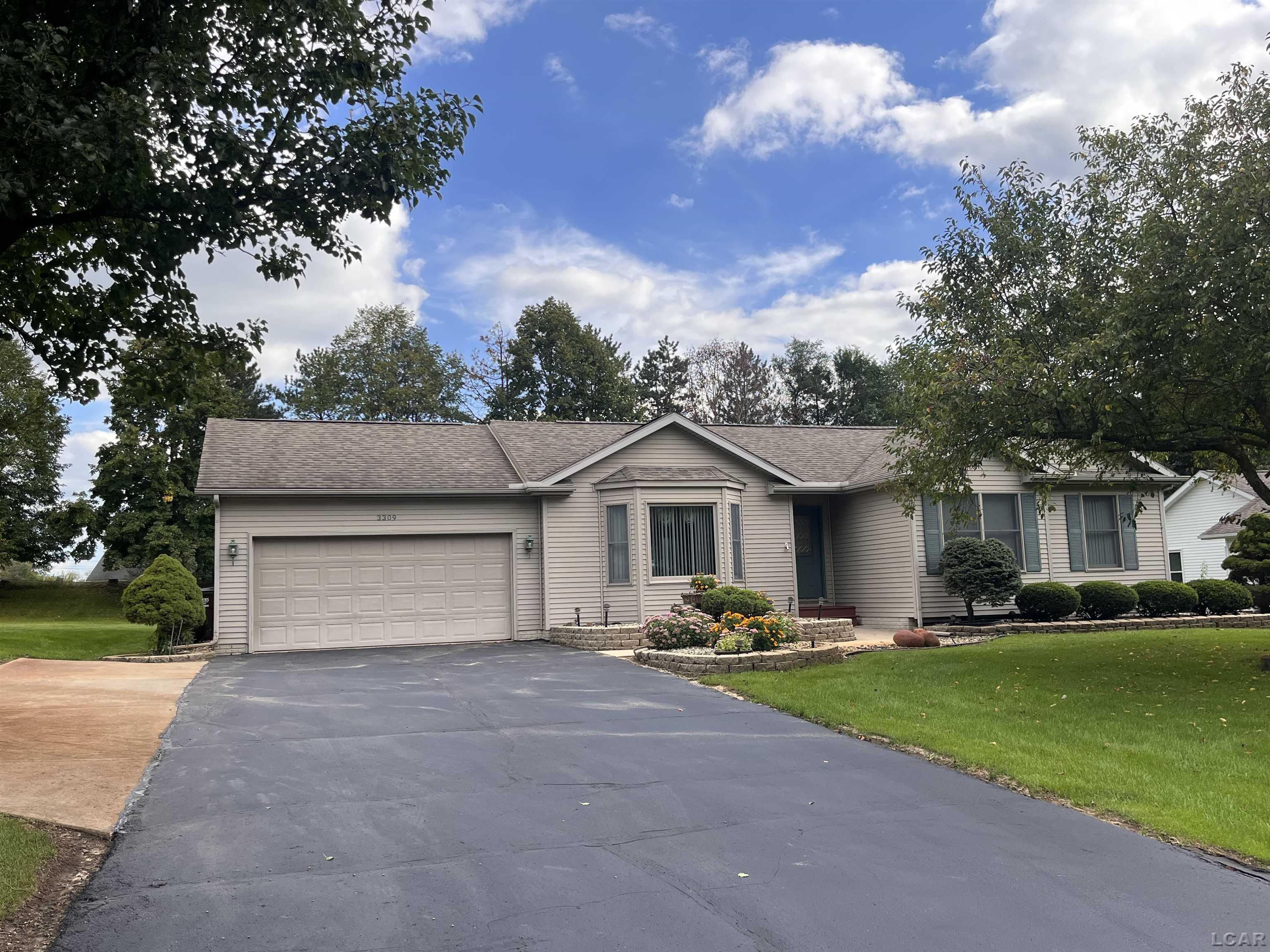 Photo 3 of Single family home for sale at 3309 Birch Run, Adrian, MI 49221 | MLS# 56050223224 | Listing updated on 2026-09-30