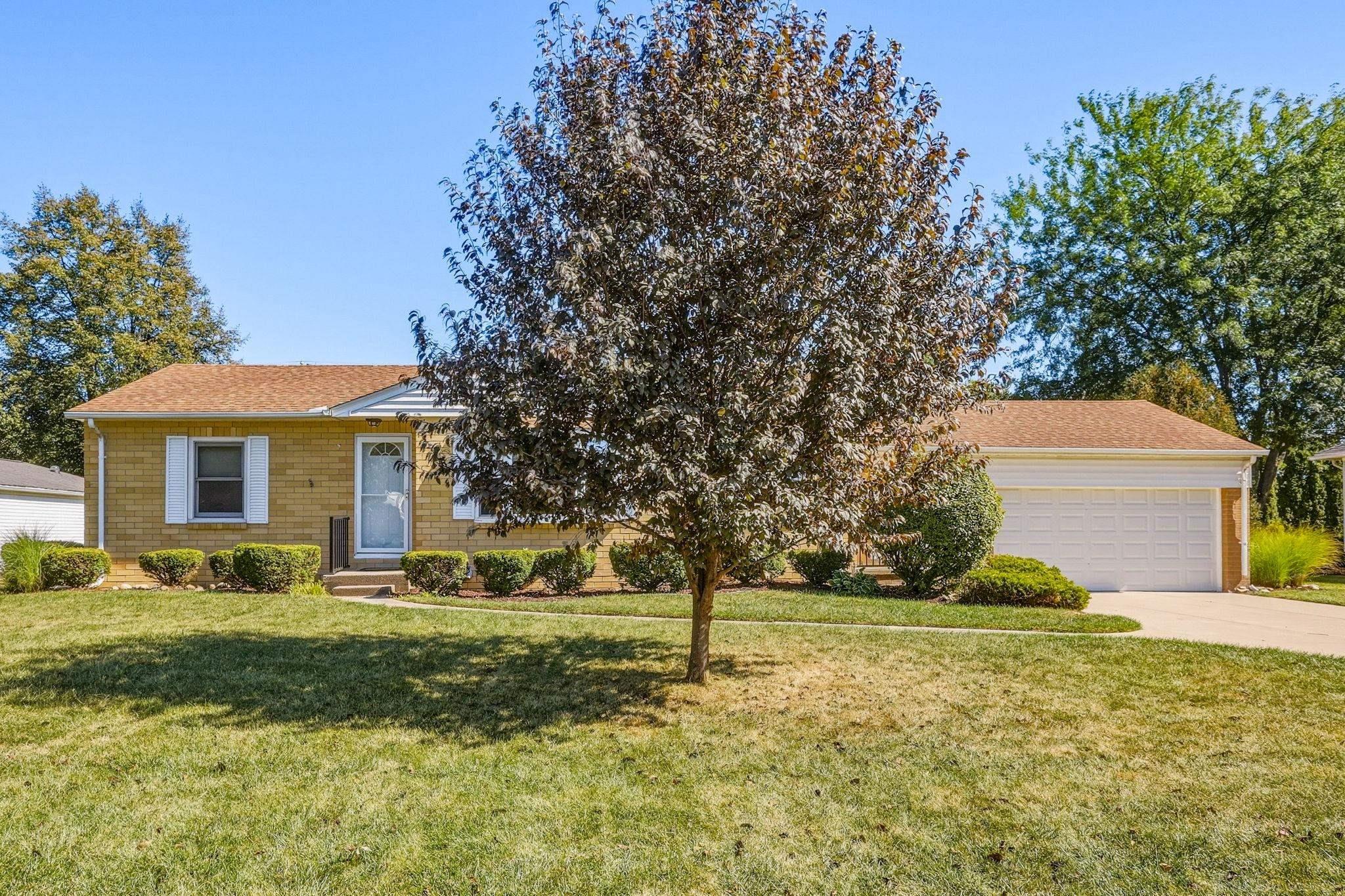 Photo 2 of Single family home for sale at 604 Handy Dr, Bay City, MI 48706 | MLS# 58050223234 | Listing updated on 2026-09-29