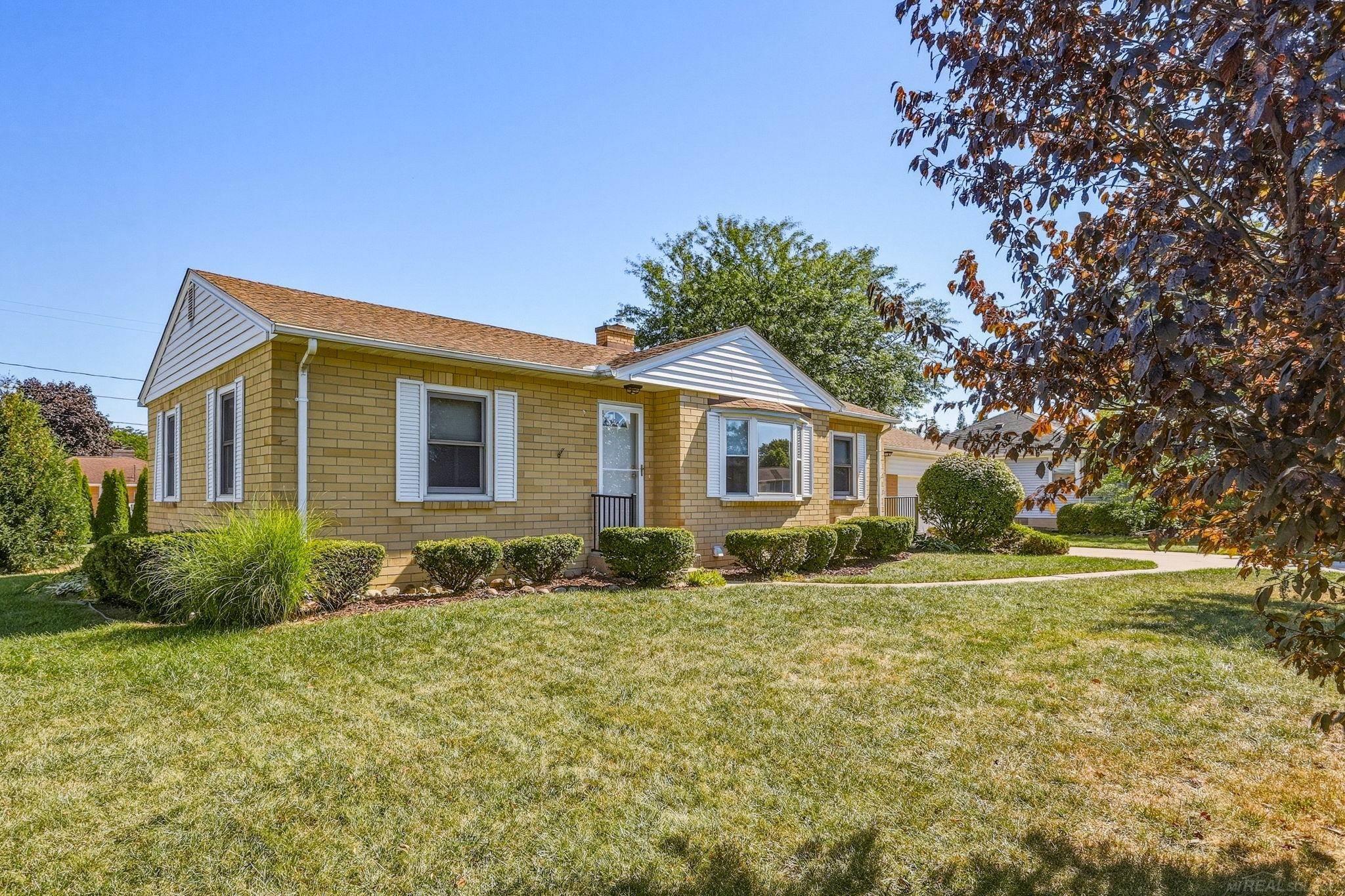 Photo 3 of Single family home for sale at 604 Handy Dr, Bay City, MI 48706 | MLS# 58050223234 | Listing updated on 2026-09-29