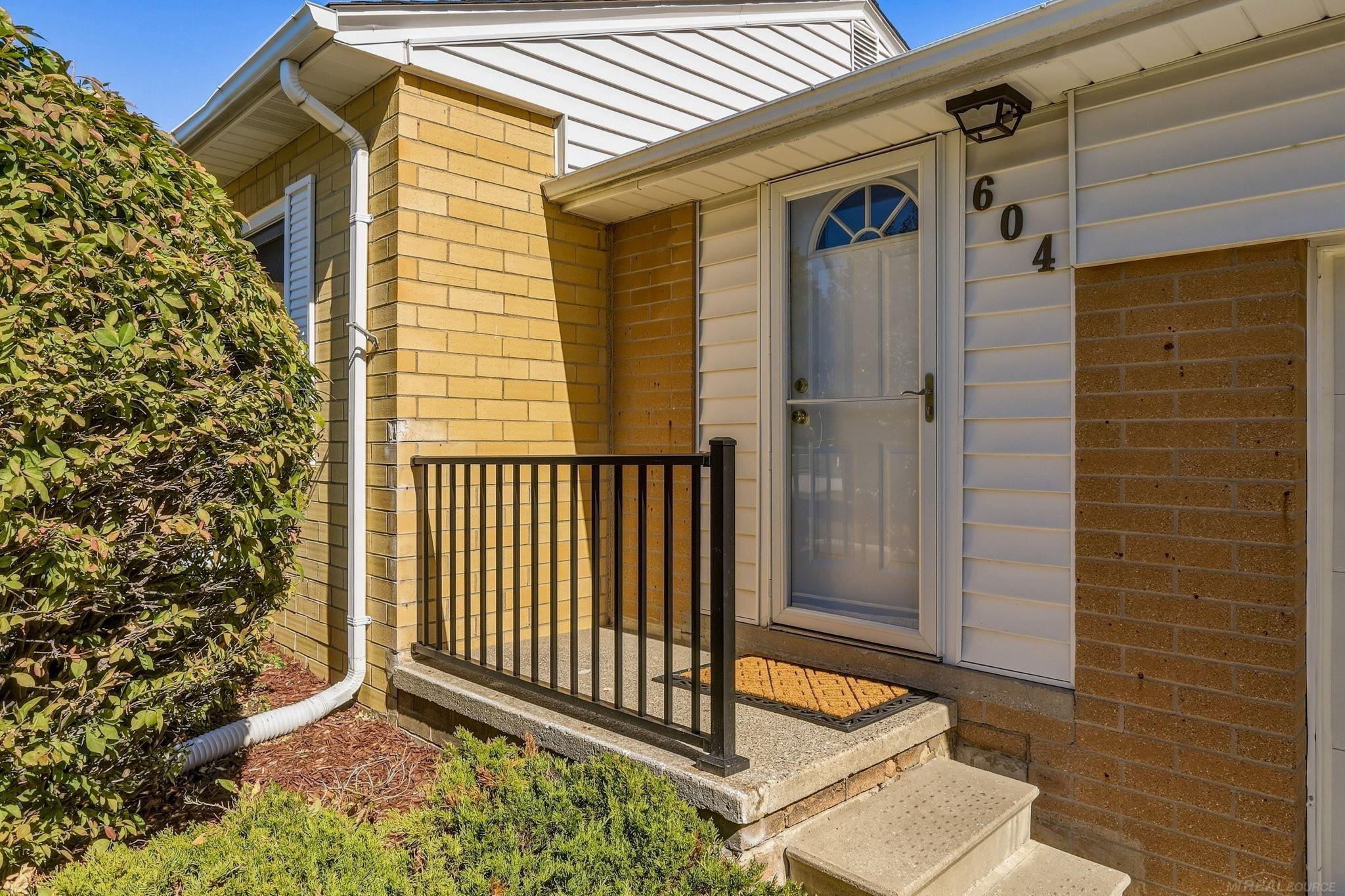 Photo 3 of Single family home for sale at 604 Handy Dr, Bay City, MI 48706 | MLS# 58050223234 | Listing updated on 2026-09-29