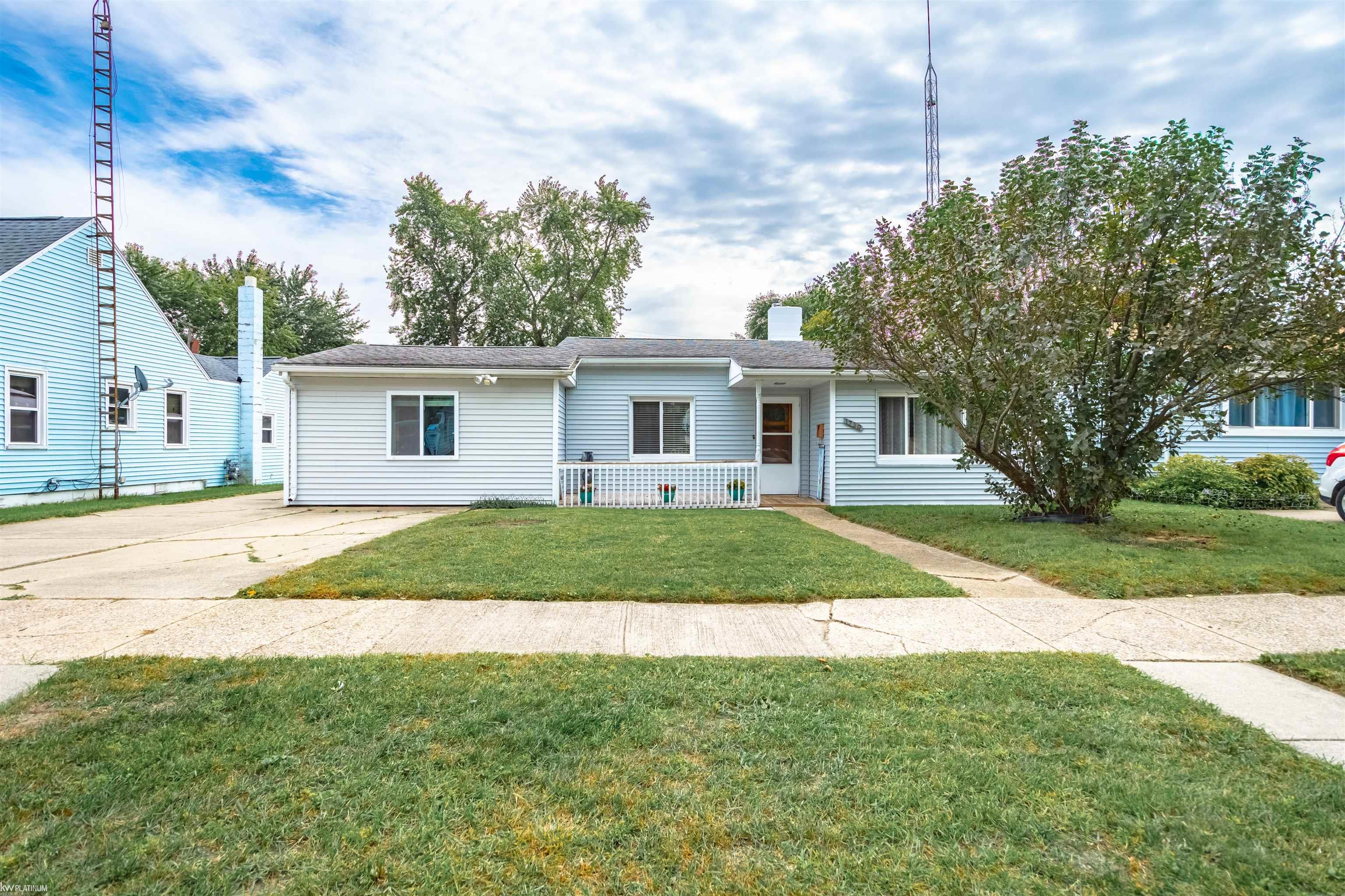 Photo 1 of Single family home for sale at 1730 Jenks St, Port Huron, MI 48060 | MLS# 58050223241 | Listing updated on 2026-09-29