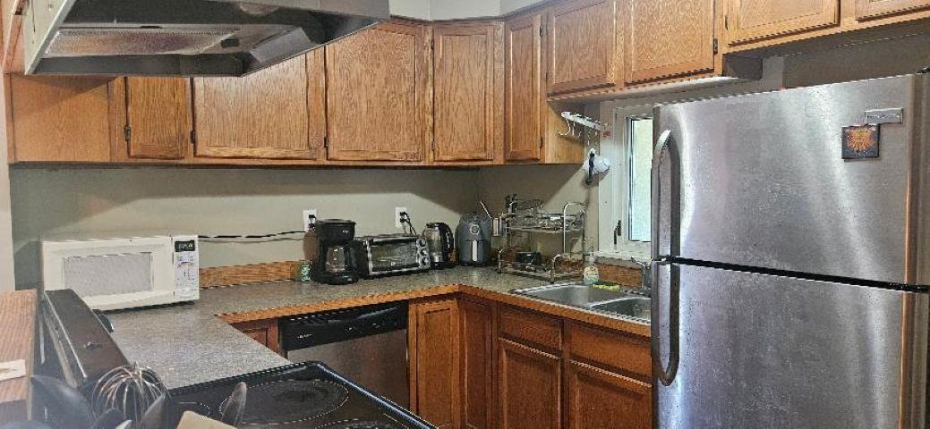 Photo 4 of Single family home for sale at 611 W Miller Rd, Lansing, MI 48911 | MLS# 60050223254 | Listing updated on 2026-09-29