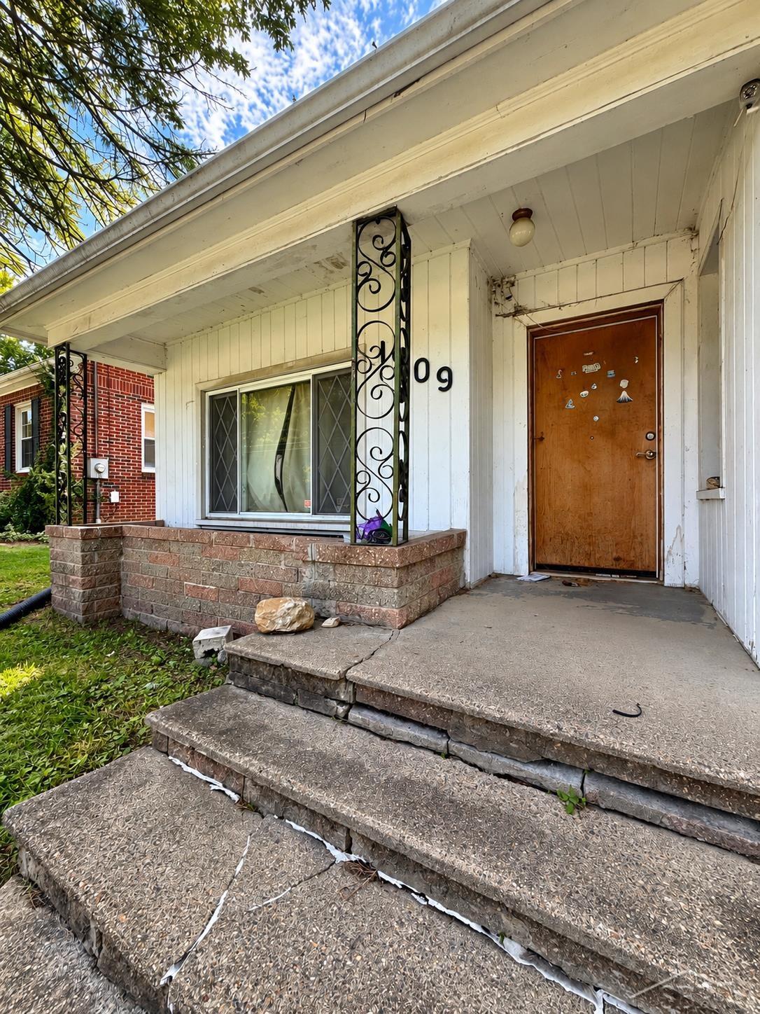Photo 3 of Single family home for sale at 1909 Aurelius Rd, Holt, MI 48842 | MLS# 61050223256 | Listing updated on 2026-09-29