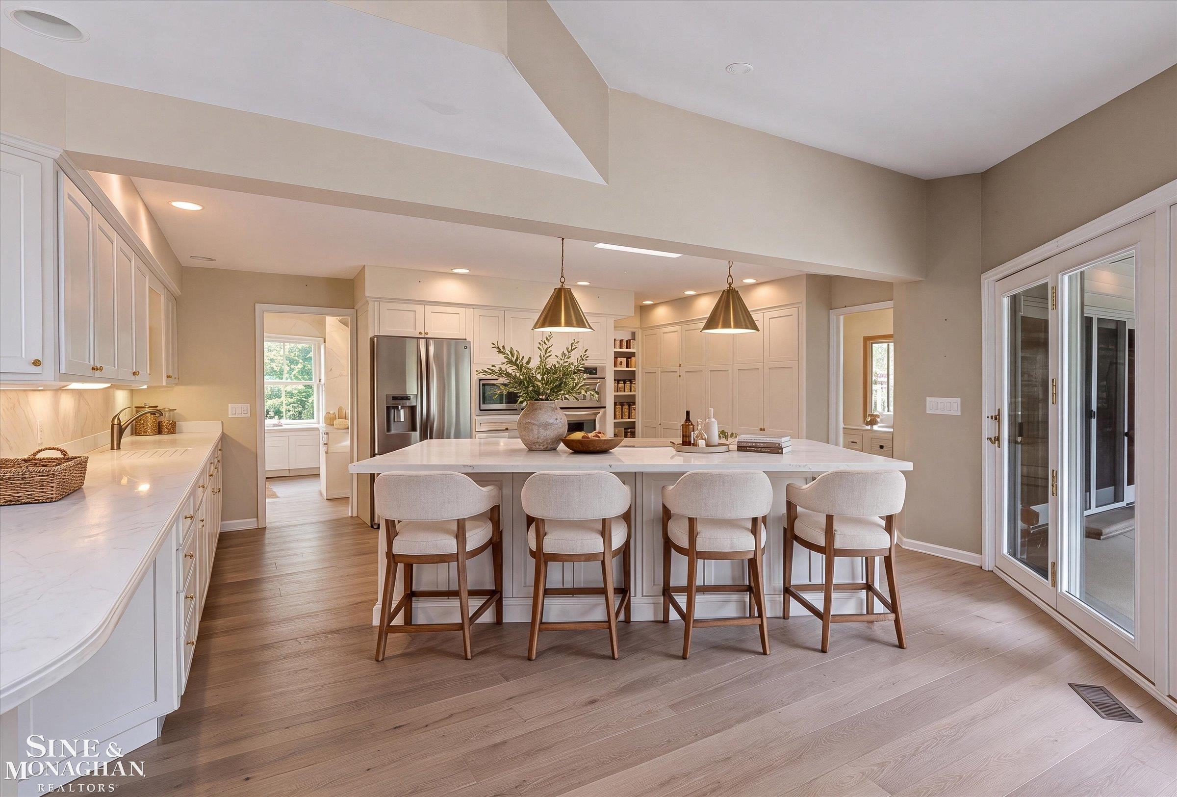 Photo 2 of Mansion for sale at 376 Chalfonte Ave, Grosse Pointe Farms, MI 48236 | MLS# 58050223264 | Listing updated on 2026-09-29
