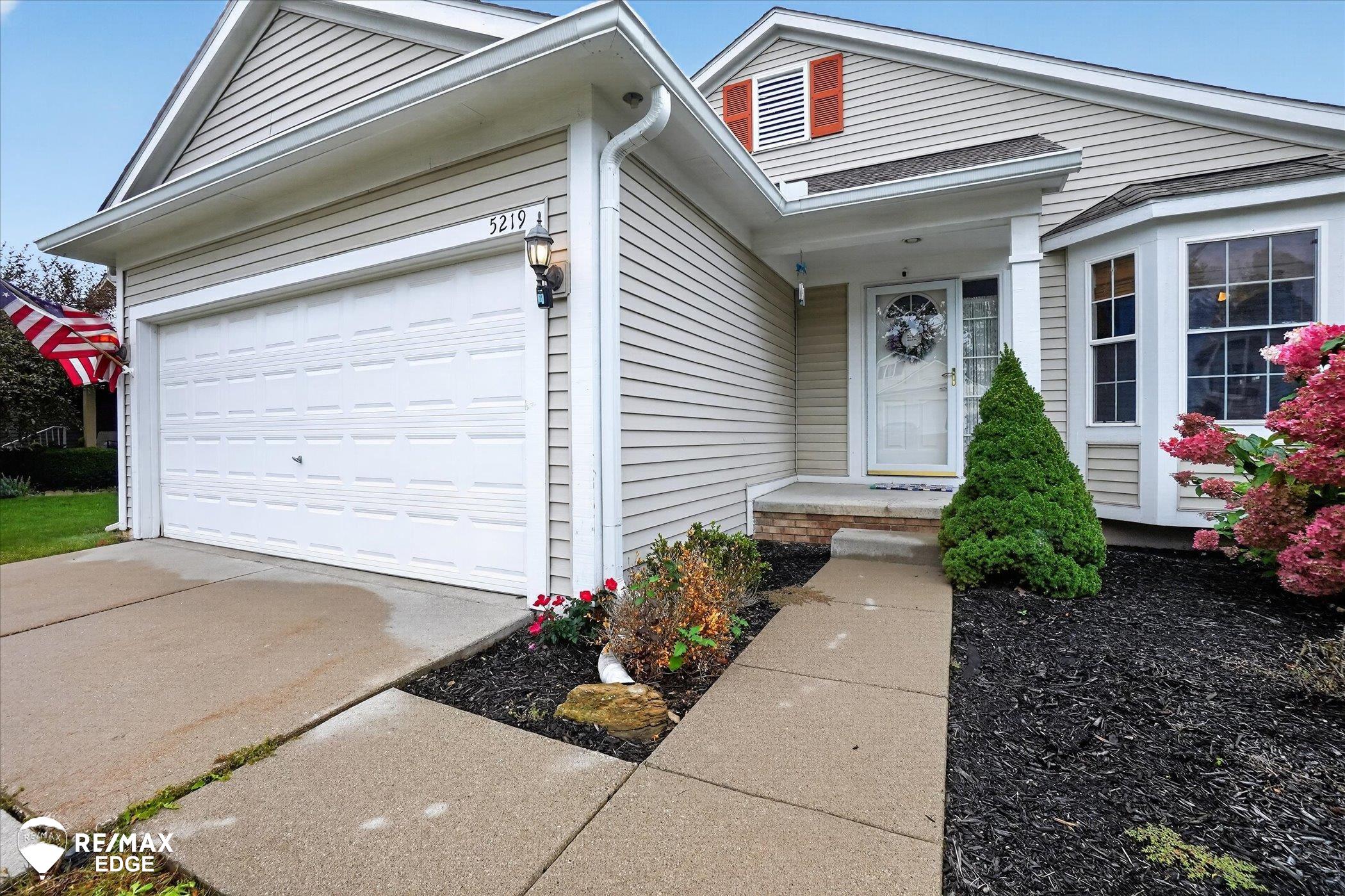 Photo 2 of Condo for sale at 5219 Sandalwood Cir, Grand Blanc, MI 48439 | MLS# 5050223270 | Listing updated on 2026-10-02