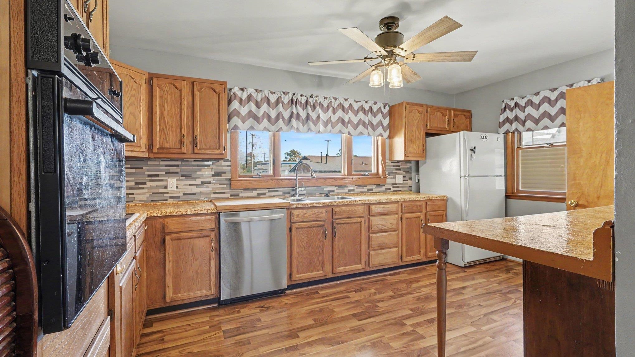 Photo 4 of Single family home for sale at 309 S Woodbridge St, Bay City, MI 48706 | MLS# 50223278 | Listing updated on 2026-09-29
