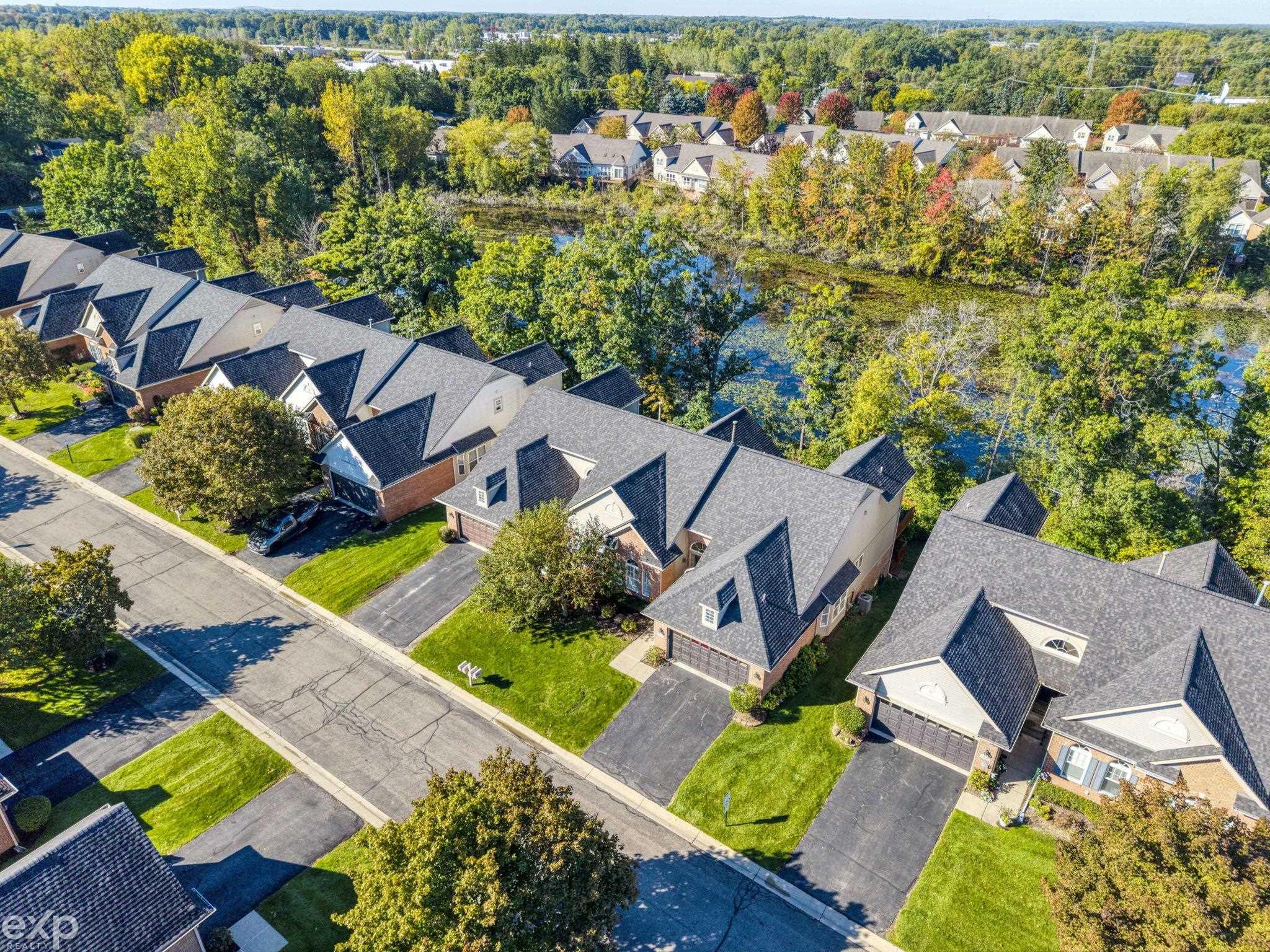 Photo 3 of Condo for sale at 1862 Treyborne Cir, Commerce Charter Township Oakland, MI 48390 | MLS# 58050223283 | Listing updated on 2026-10-03