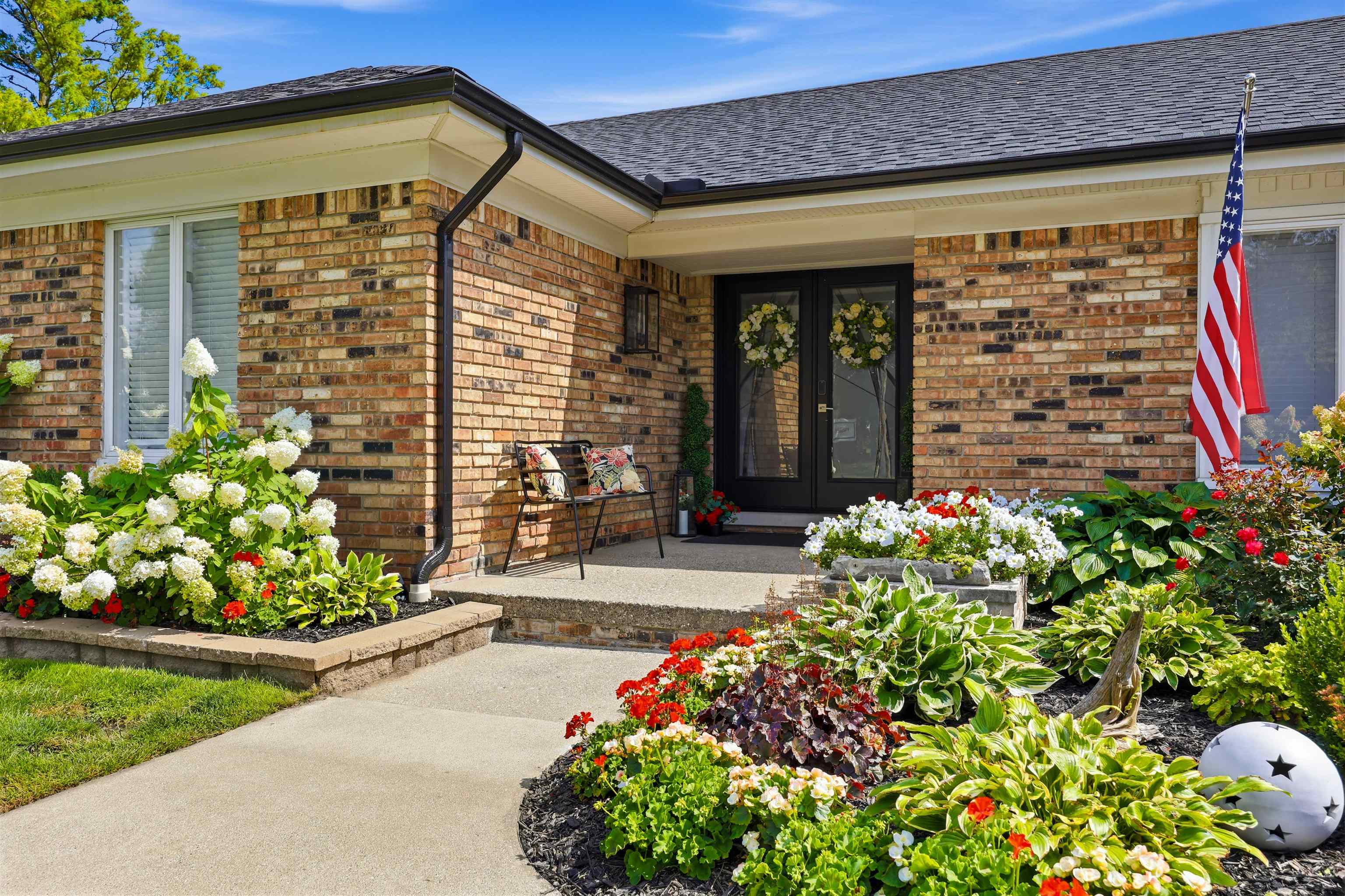 Photo 3 of Single family home for sale at 5726 Woodmire Dr, Shelby Township, MI 48316 | MLS# 58050223287 | Listing updated on 2026-10-02