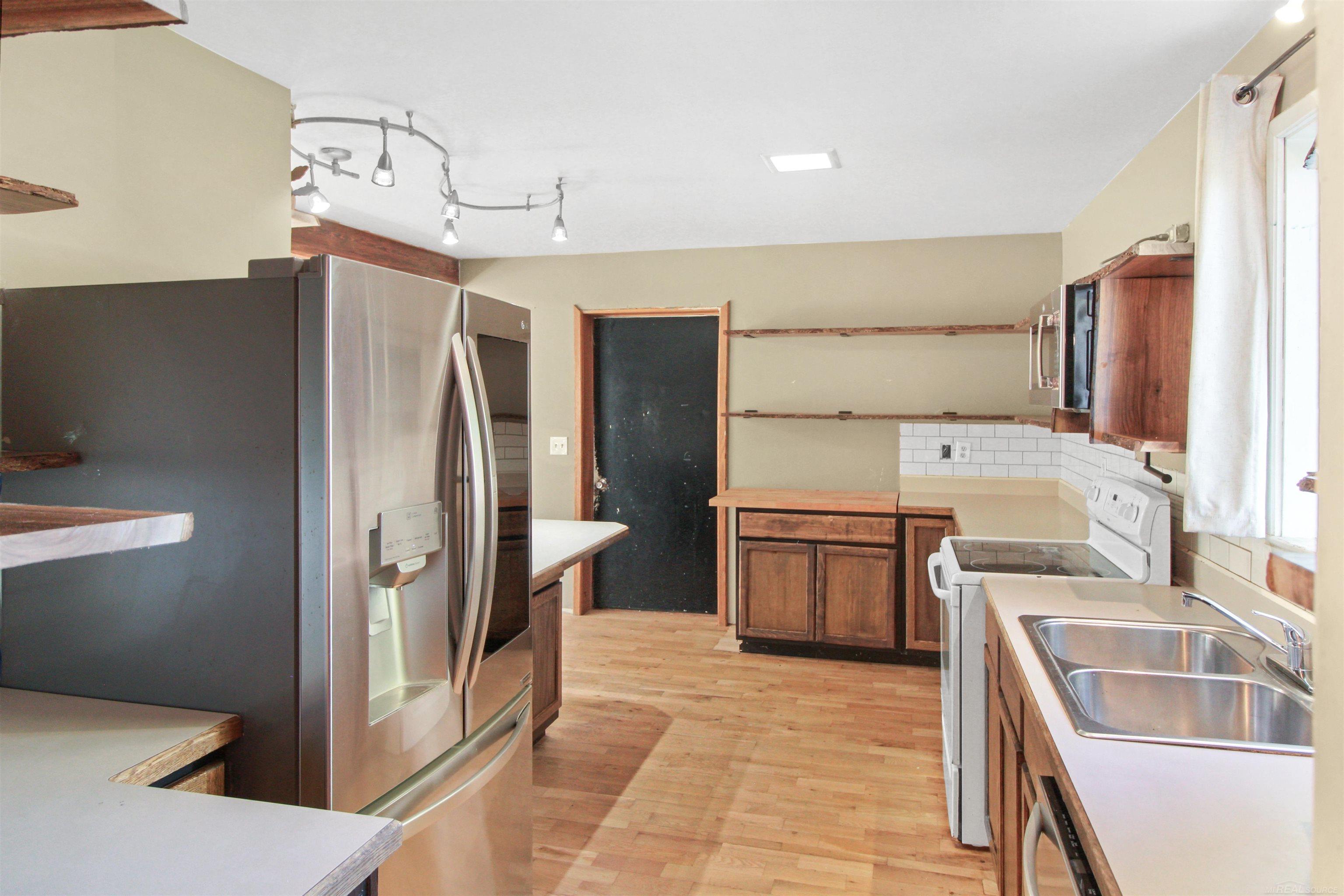 Photo 3 of Single family home for sale at 3809 Otter Lake Rd, Otter Lake Village Lapeer, MI 48464 | MLS# 58050223294 | Listing updated on 2026-10-03
