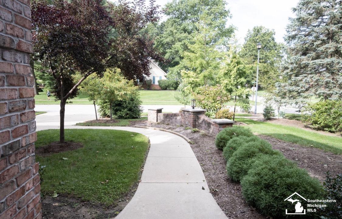 Photo 3 of Single family home for sale at 9150 Legacy Ct, Temperance, MI 48182 | MLS# 57050223296 | Listing updated on 2026-10-04