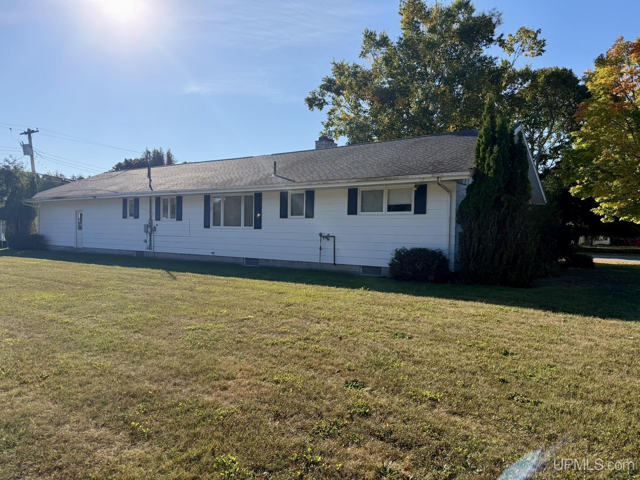 Photo 4 of Single family home for sale at 734 Oak St, Manistique, MI 49854 | MLS# 50223302 | Listing updated on 2026-09-29