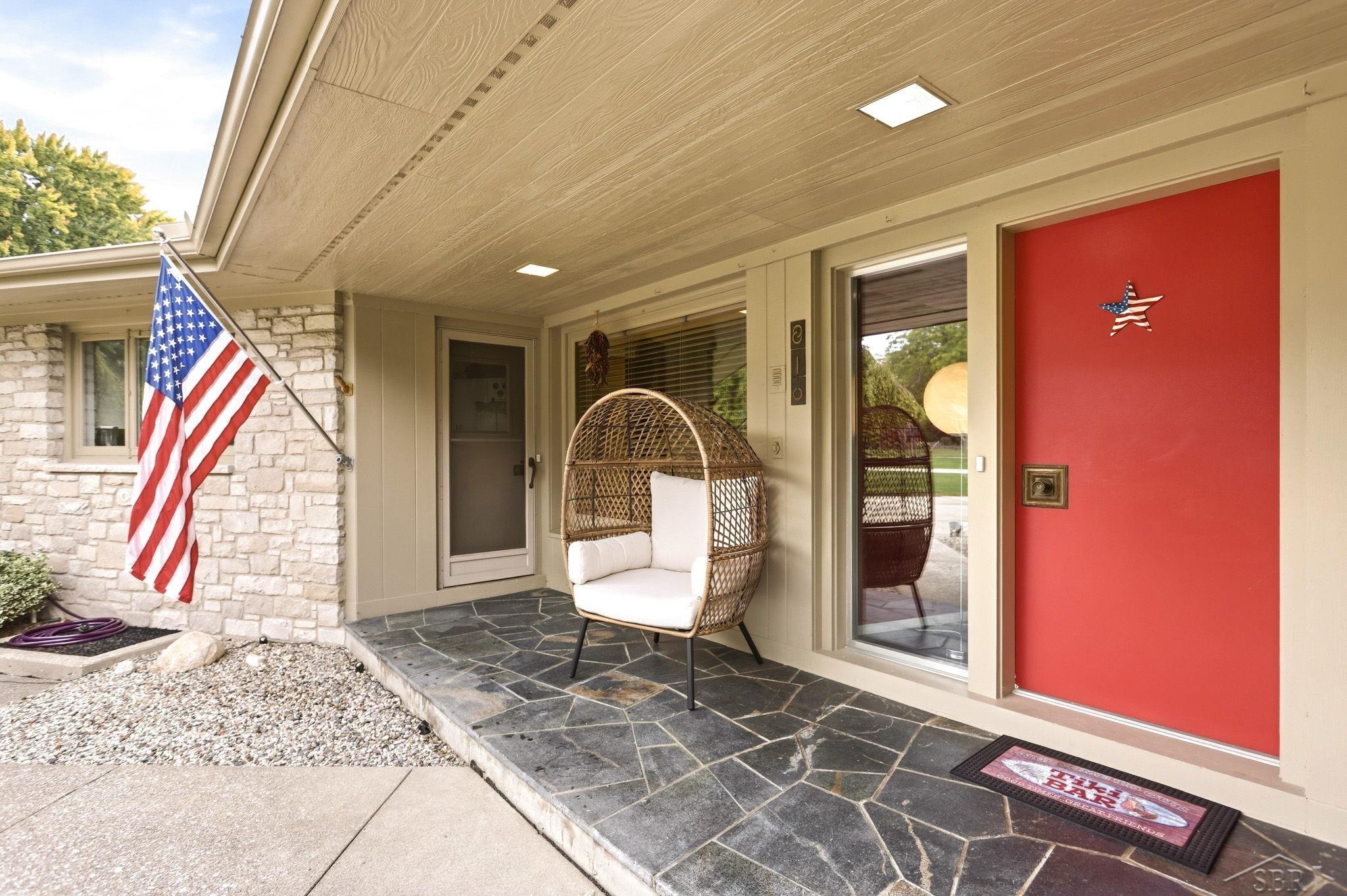 Photo 4 of Single family home for sale at 810 Fairway Dr, Saginaw, MI 48638 | MLS# 61050223312 | Listing updated on 2026-10-03