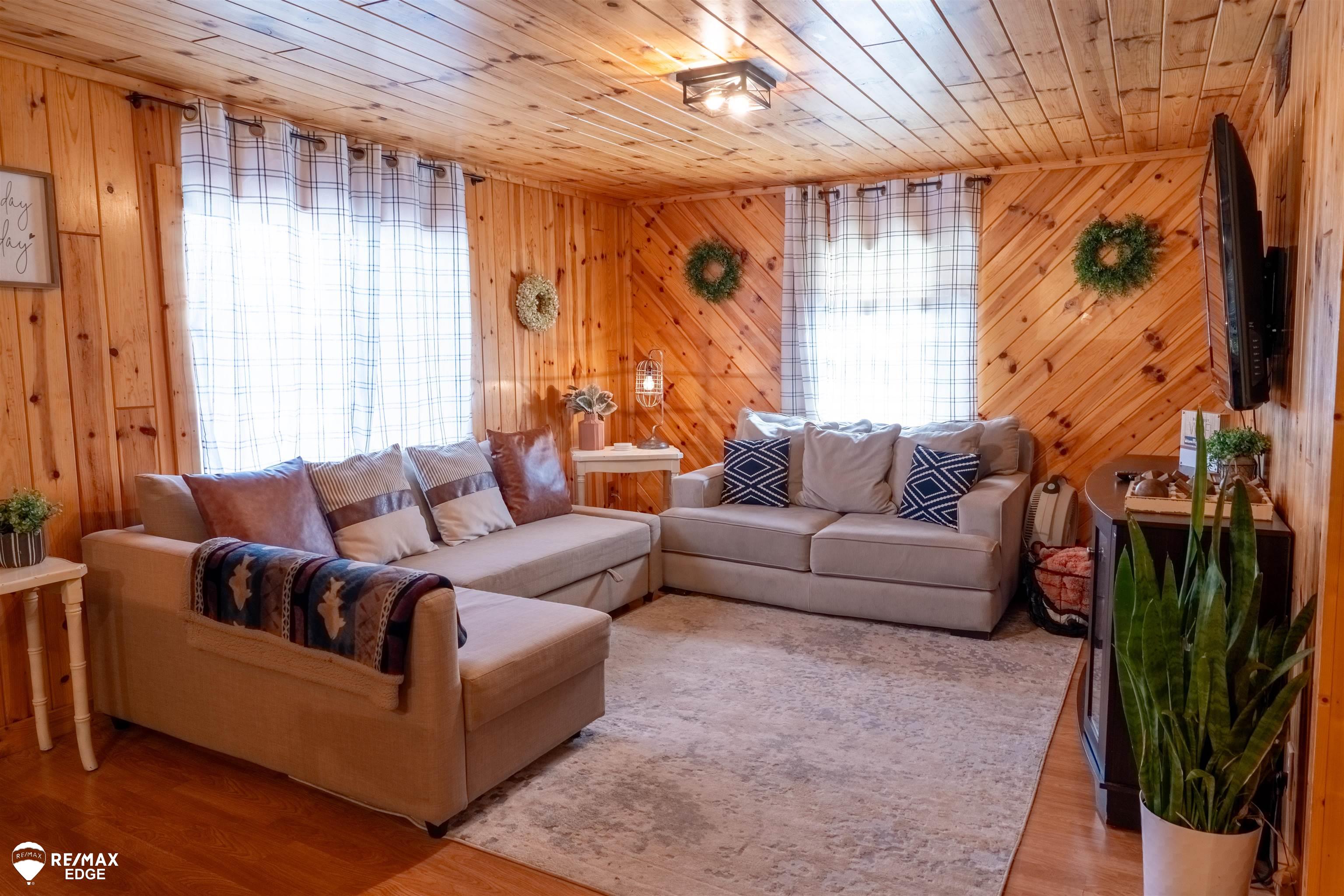 Photo 2 of Single family home for sale at 100 Mary Rd, Houghton Lake, MI 48629 | MLS# 5050223316 | Listing updated on 2026-09-29