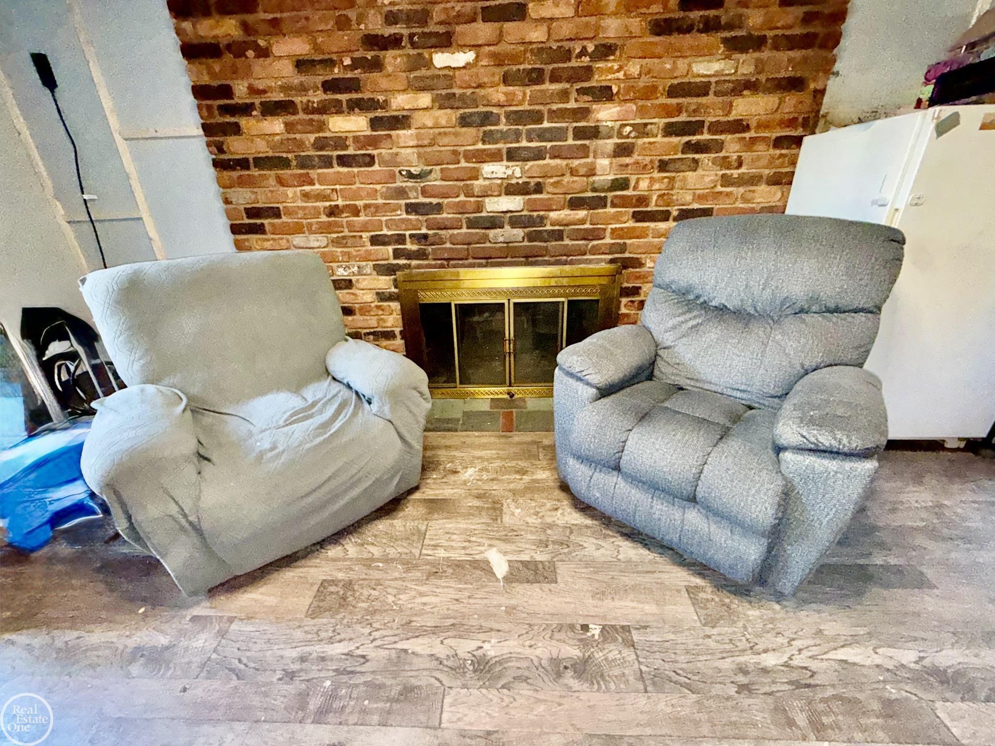 Photo 3 of Single family home for sale at 32264 Parker Cir, Warren, MI 48088 | MLS# 58050223318 | Listing updated on 2026-10-06