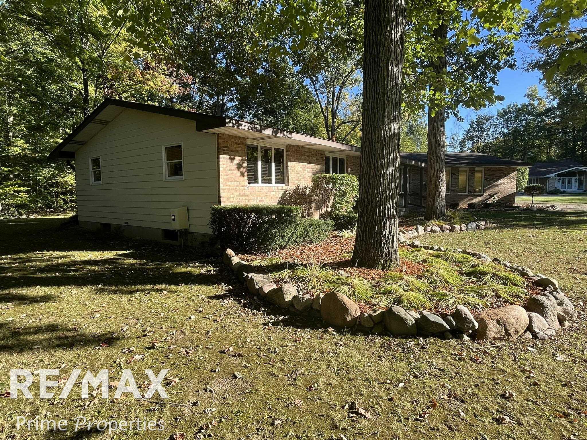 Photo 2 of Single family home for sale at 10286 Rene Dr, Clio, MI 48420 | MLS# 5050223346 | Listing updated on 2026-09-30