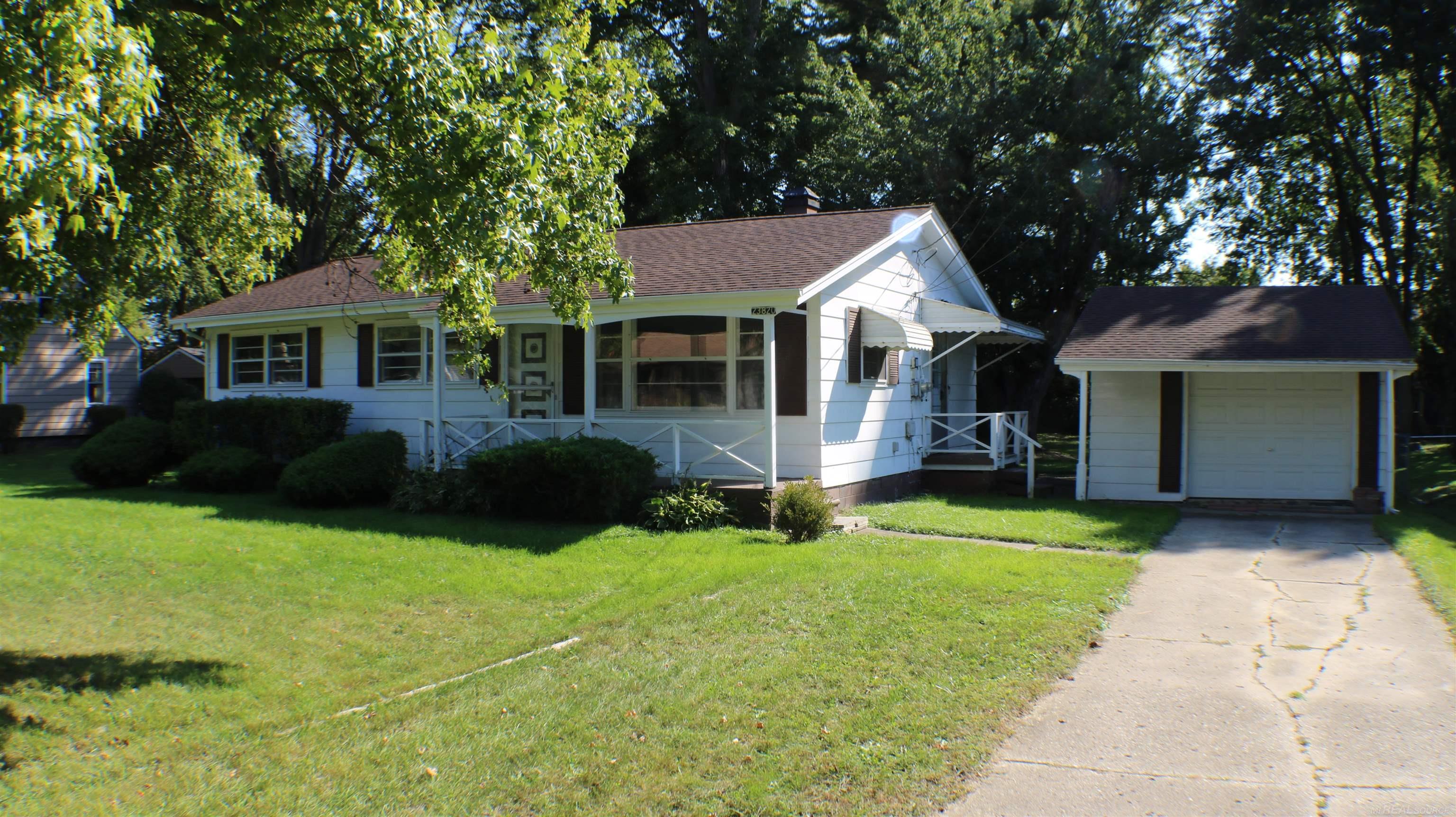 Photo 1 of Single family home for sale at 23820 Glenwood St, Clinton Township, MI 48035 | MLS# 58050223351 | Listing updated on 2026-10-05