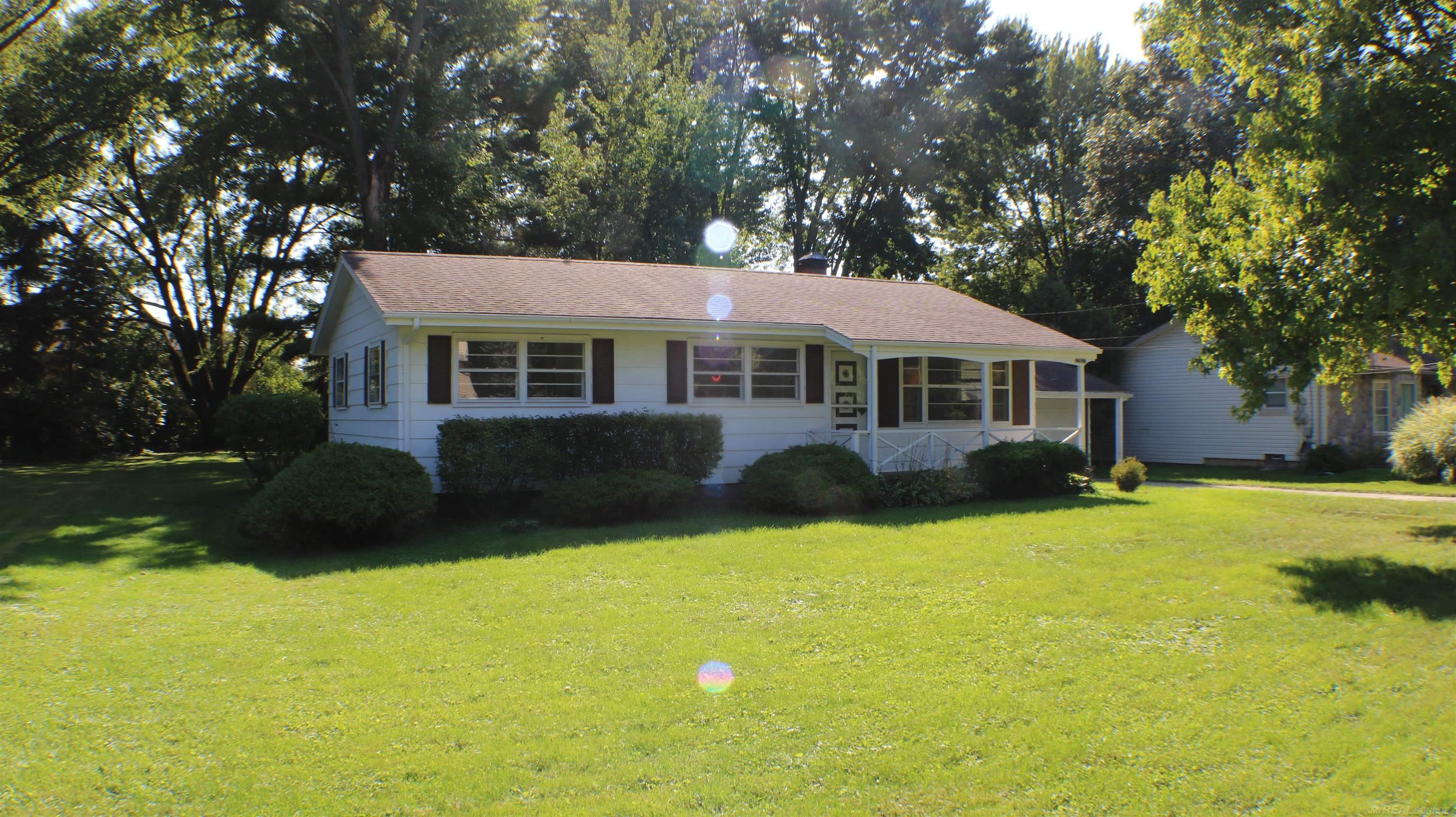 Photo 2 of Single family home for sale at 23820 Glenwood St, Clinton Township, MI 48035 | MLS# 58050223351 | Listing updated on 2026-10-05