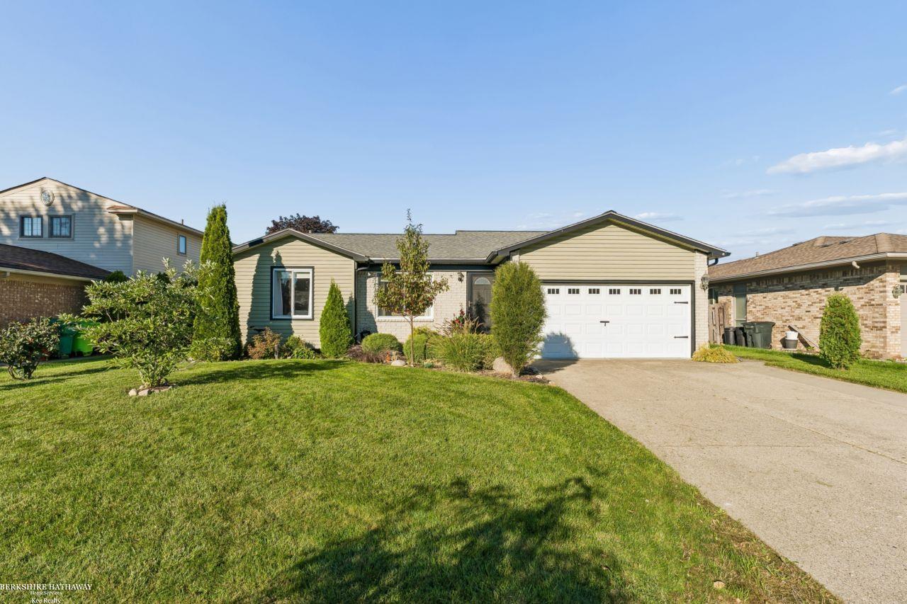 Photo 1 of Single family home for sale at 46595 Apple Ln, Macomb, MI 48044 | MLS# 58050223360 | Listing updated on 2026-10-05
