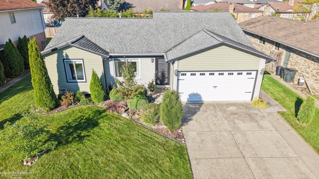 Photo 2 of Single family home for sale at 46595 Apple Ln, Macomb, MI 48044 | MLS# 58050223360 | Listing updated on 2026-10-05