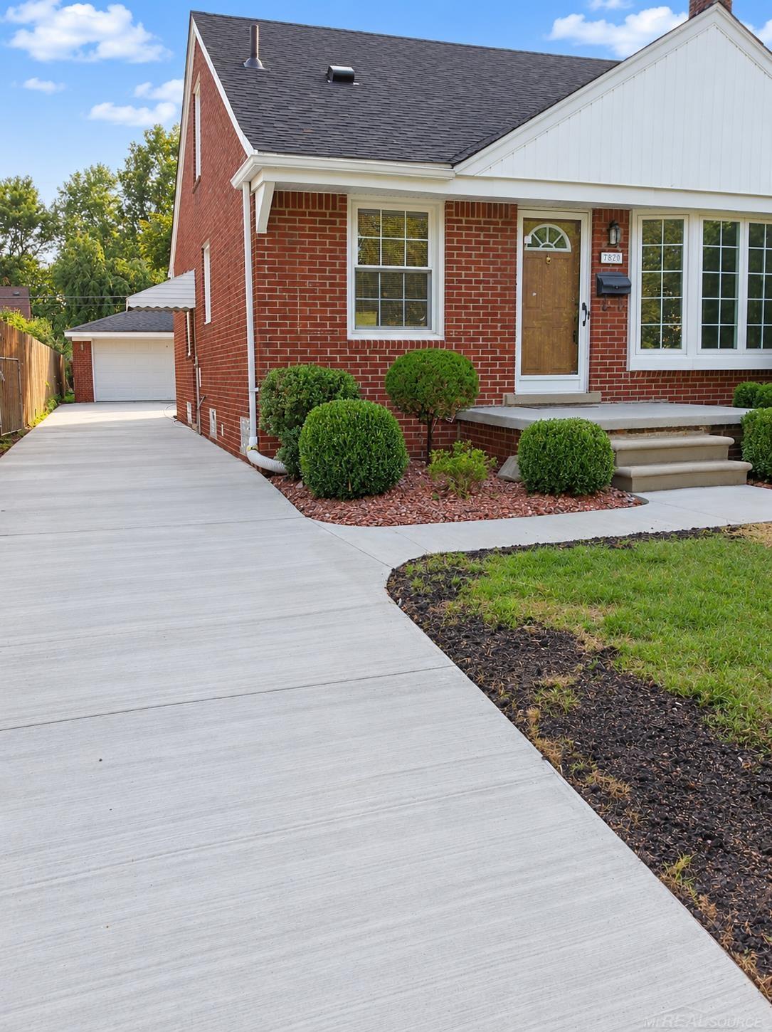 Photo 3 of Single family home for sale at 7820 Buckingham Ave, Allen Park, MI 48101 | MLS# 58050223362 | Listing updated on 2026-10-08