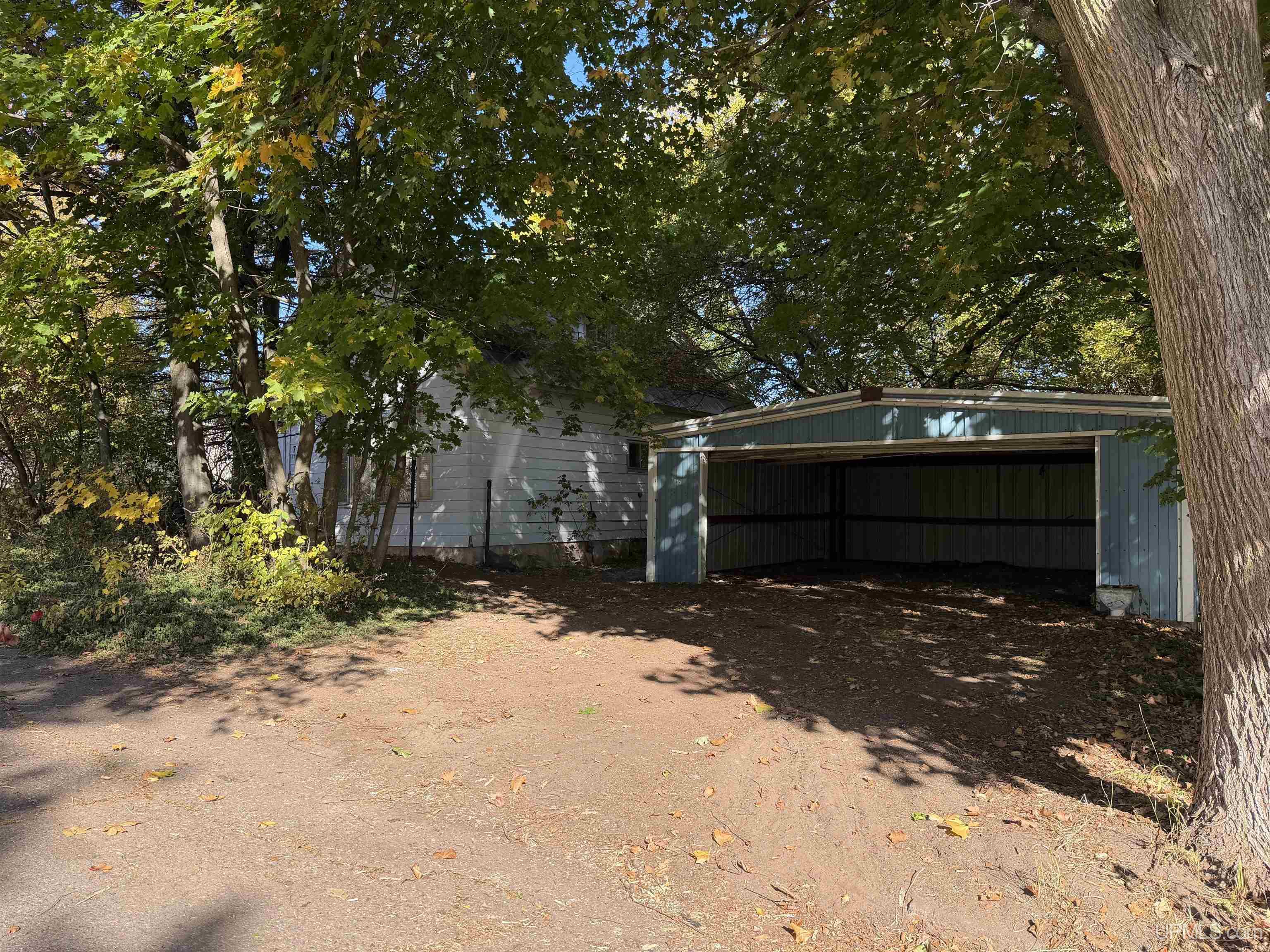 Photo 1 of Single family home for sale at 709 Park St, Ishpeming, MI 49849 | MLS# 50223363 | Listing updated on 2026-10-20