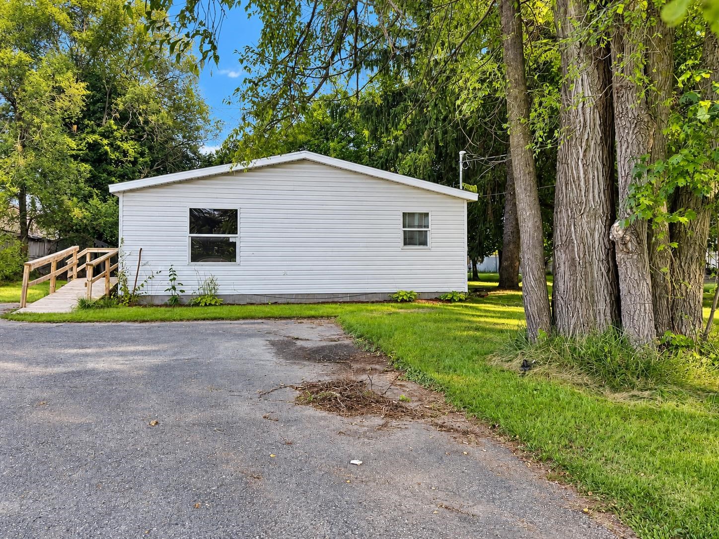 Photo 4 of Single family home for sale at 740 N Silverleaf St, Gladwin, MI 48624 | MLS# 50223371 | Listing updated on 2026-09-30