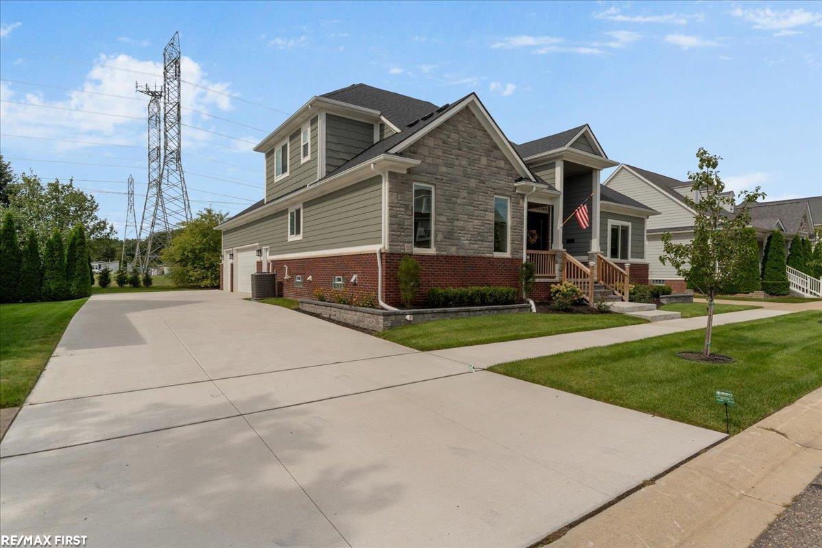 Photo 3 of Single family home for sale at 49345 Golden Park Dr, Shelby Township, MI 48315 | MLS# 58050223374 | Listing updated on 2026-09-30