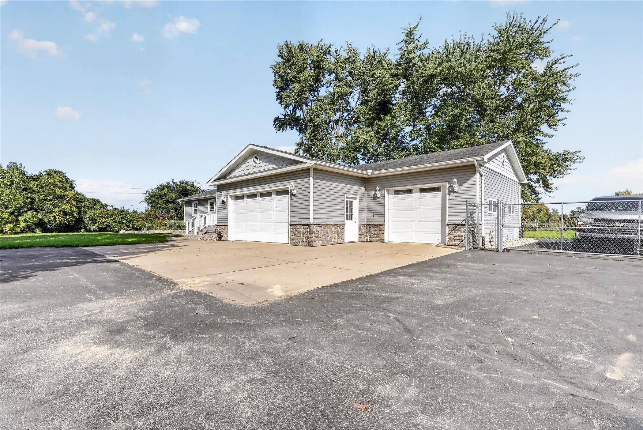 Photo 1 of Single family home for sale at 6460 N Jennings Rd, Mount Morris, MI 48458 | MLS# 5050223385 | Listing updated on 2026-10-05
