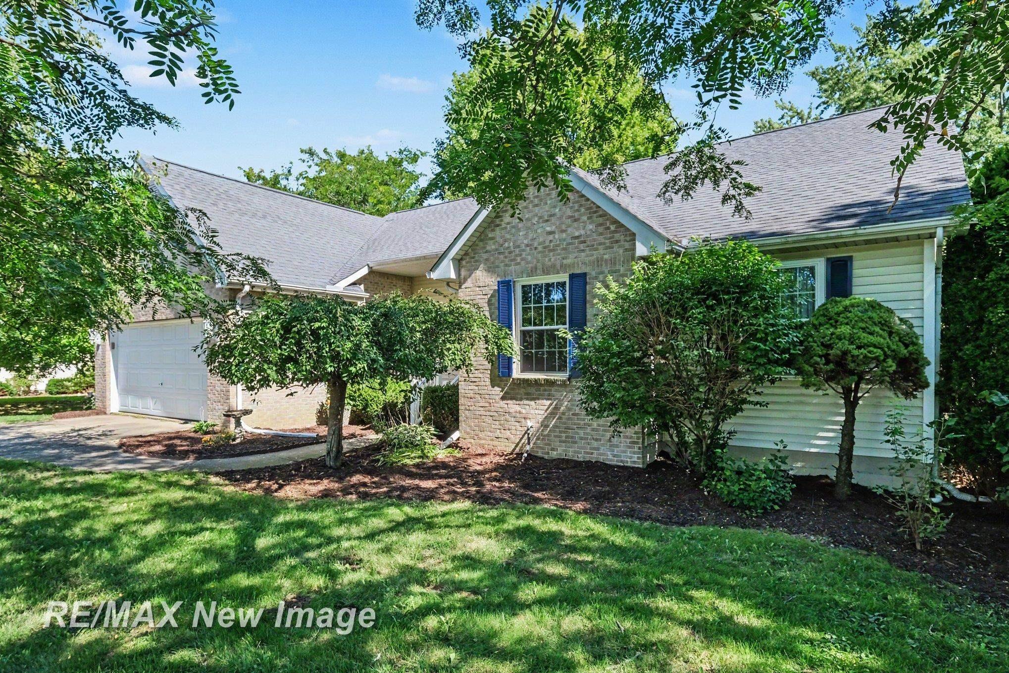 Photo 3 of Single family home for sale at 4439 W Edge Way, Grand Blanc, MI 48439 | MLS# 61050223387 | Listing updated on 2026-09-30