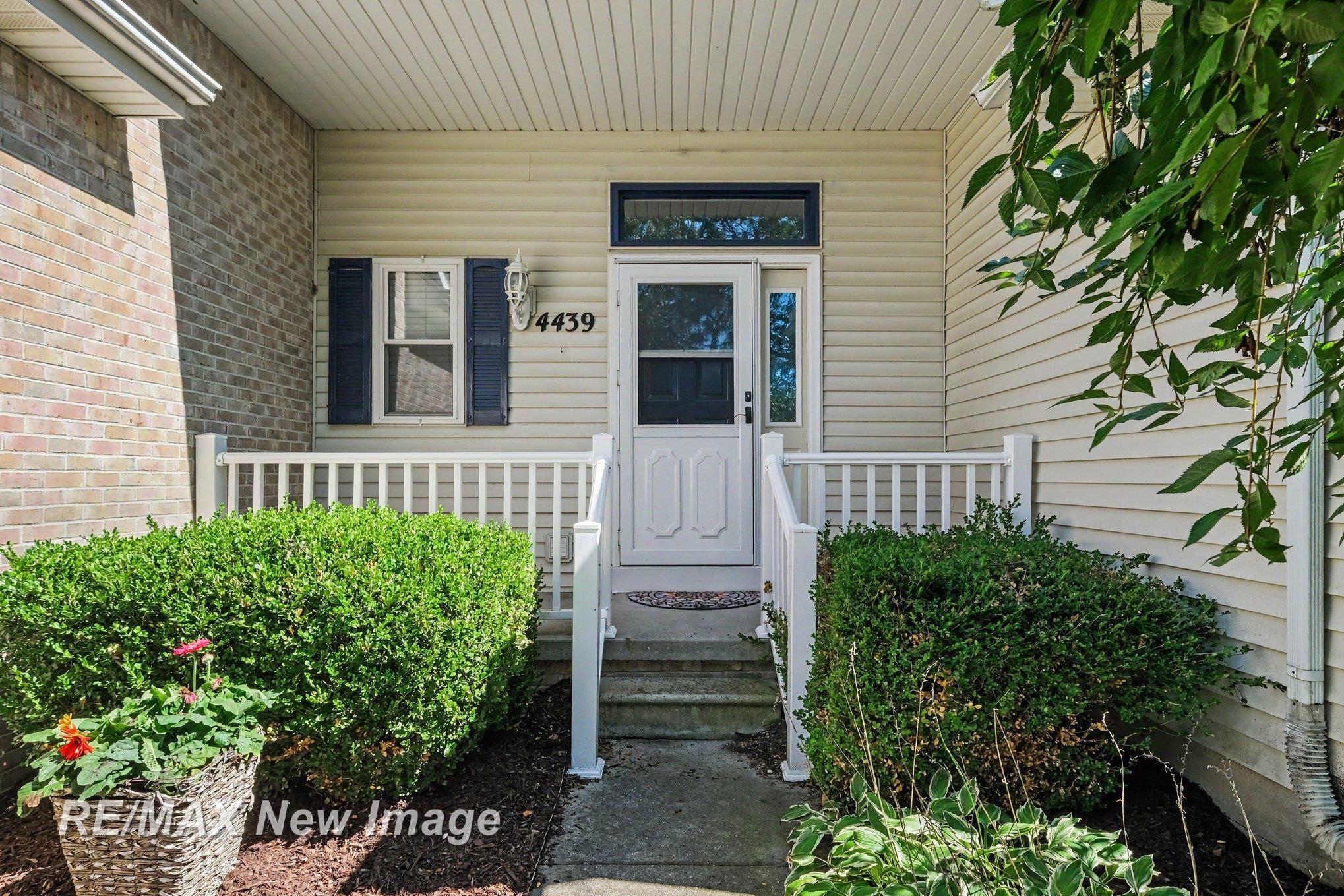 Photo 4 of Single family home for sale at 4439 W Edge Way, Grand Blanc, MI 48439 | MLS# 61050223387 | Listing updated on 2026-09-30