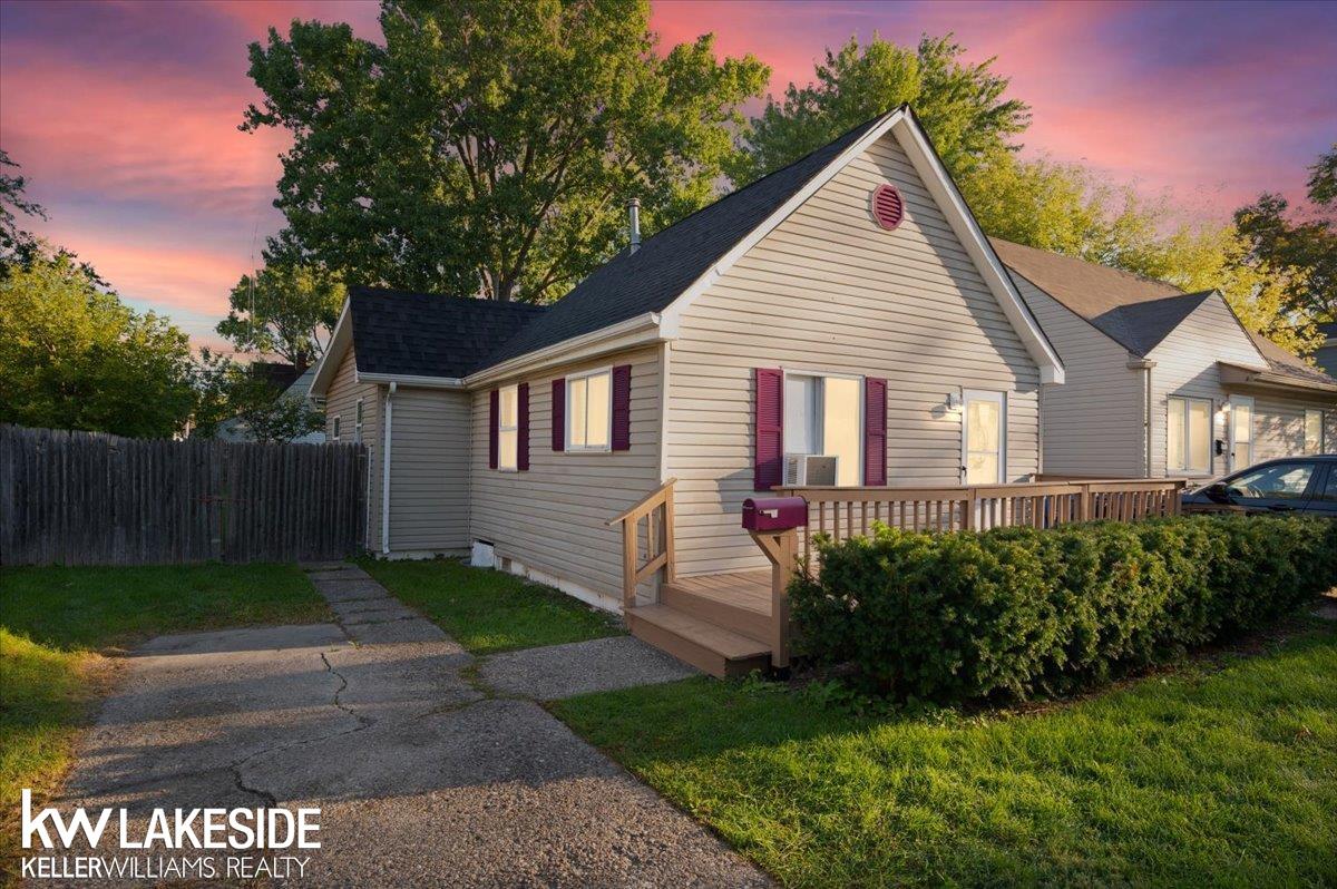Photo 1 of Single family home for sale at 8439 Continental Ave, Warren, MI 48089 | MLS# 58050223390 | Listing updated on 2026-10-08