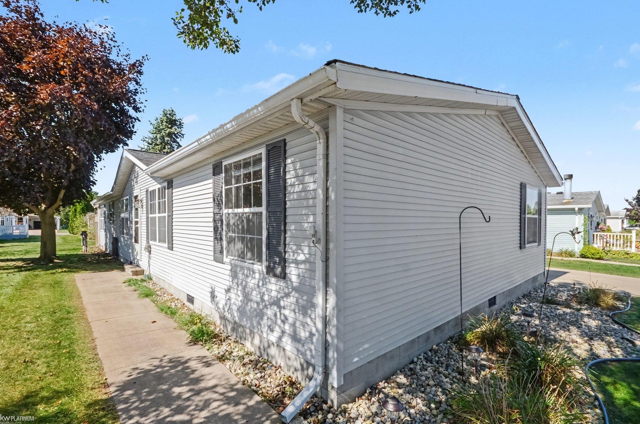 Photo 3 of Sale Pending at 4333 24th Avenue, Fort Gratiot, MI 48059 | MLS# 50223392 | Listing updated on 2026-10-01