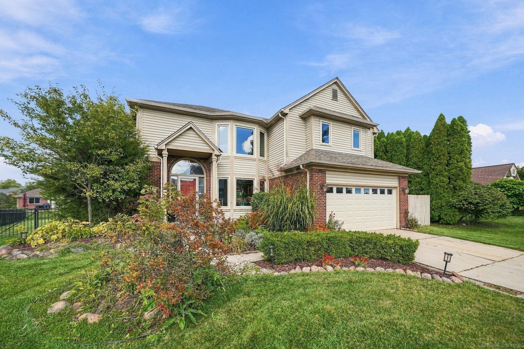 Photo 2 of Single family home for sale at 15791 Retreat Dr, Macomb, MI 48042 | MLS# 58050223403 | Listing updated on 2026-10-02