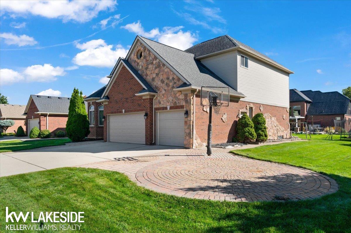 Photo 2 of Single family home for sale at 43526 Pintail Dr, Clinton Township, MI 48038 | MLS# 58050223405 | Listing updated on 2026-10-01