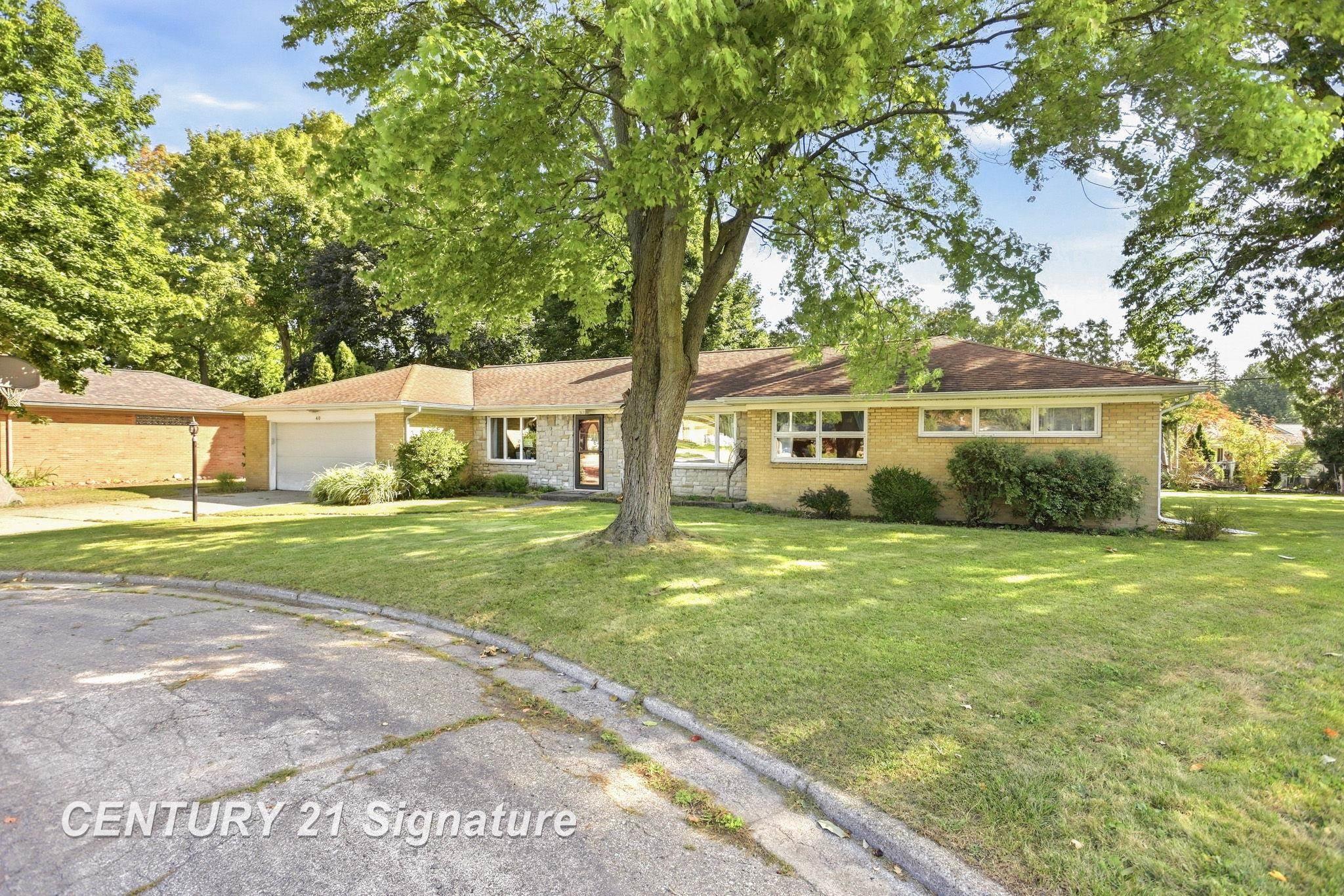 Photo 3 of Single family home for sale at 40 Shadyside Ct, Saginaw, MI 48638 | MLS# 61050223414 | Listing updated on 2026-10-01