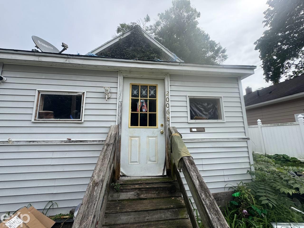 Photo 1 of Single family home for sale at 2006 Mershon St, Saginaw, MI 48602 | MLS# 58050223415 | Listing updated on 2026-09-30
